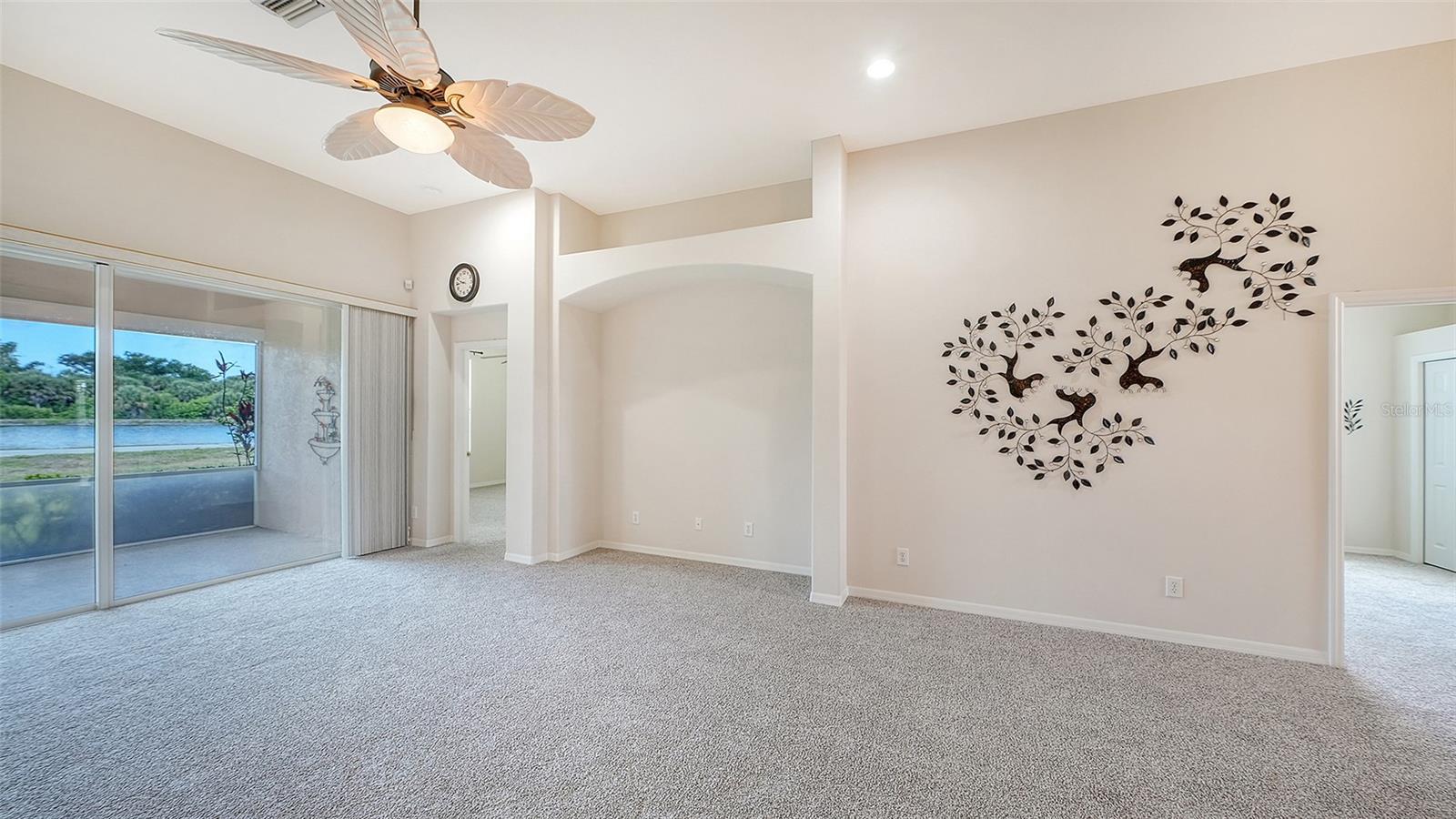 PELICAN POINTE GOLF & CC - Residential