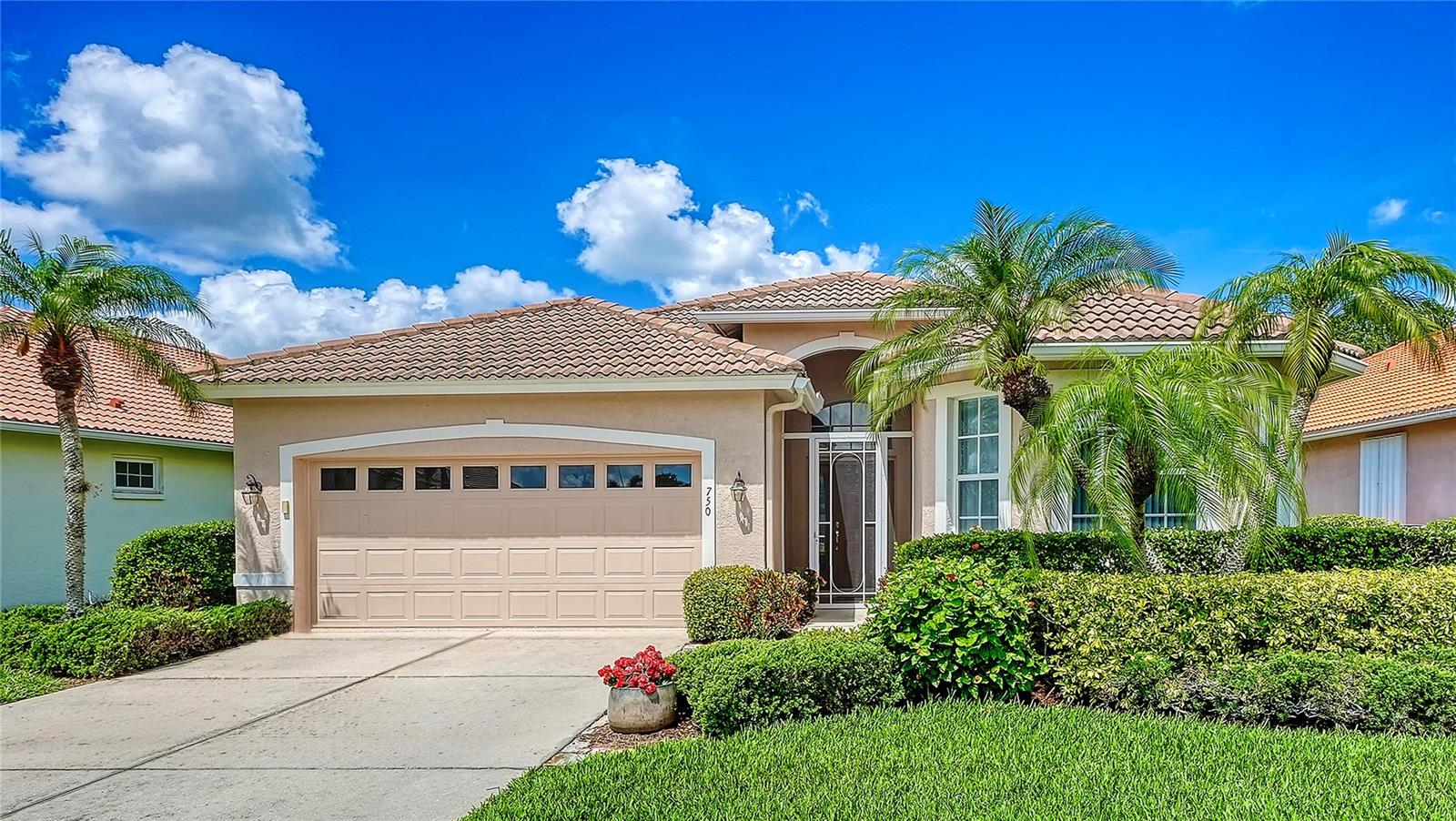 PELICAN POINTE GOLF & CC - Residential