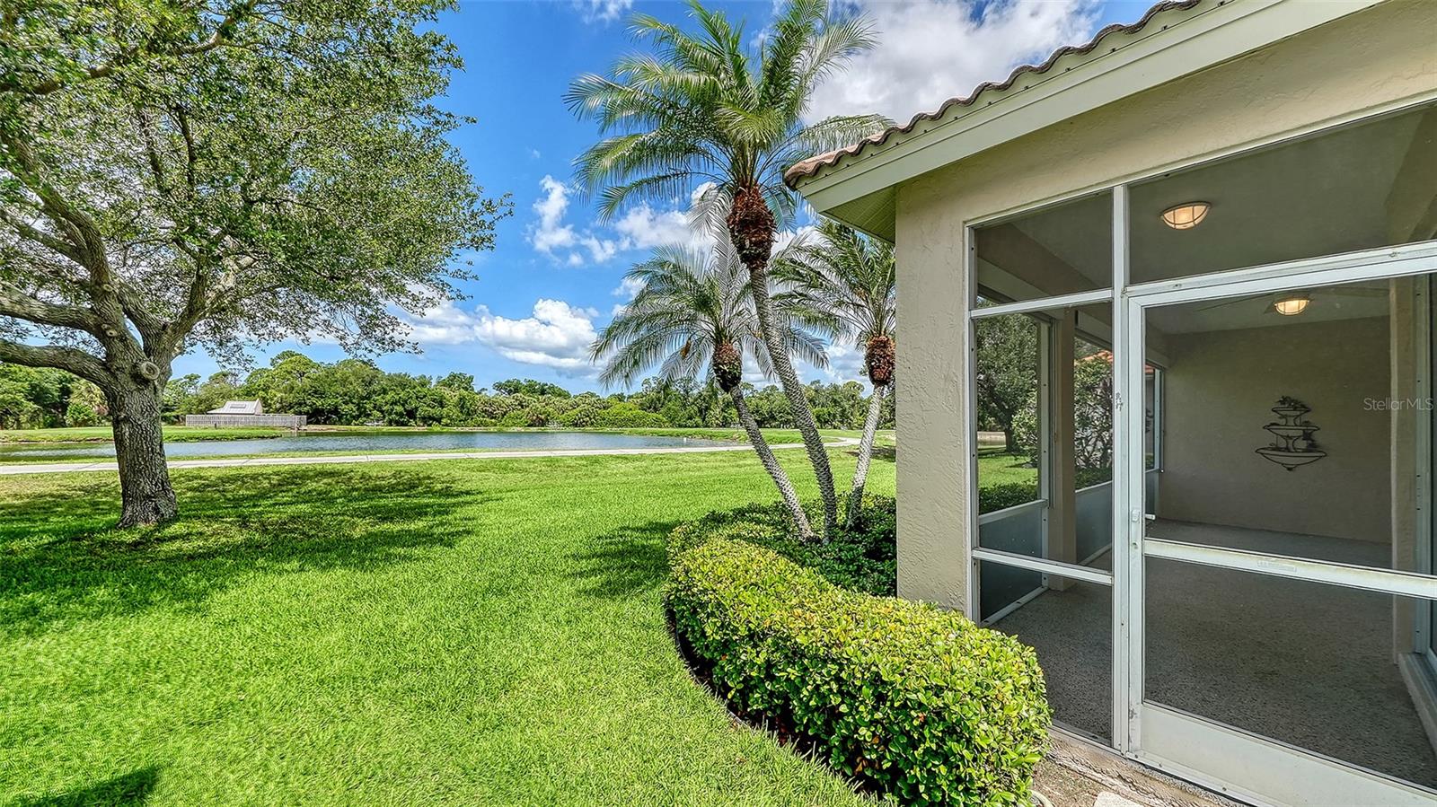PELICAN POINTE GOLF & CC - Residential