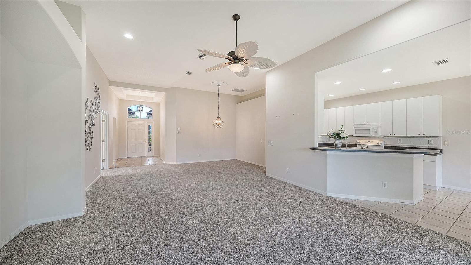 PELICAN POINTE GOLF & CC - Residential