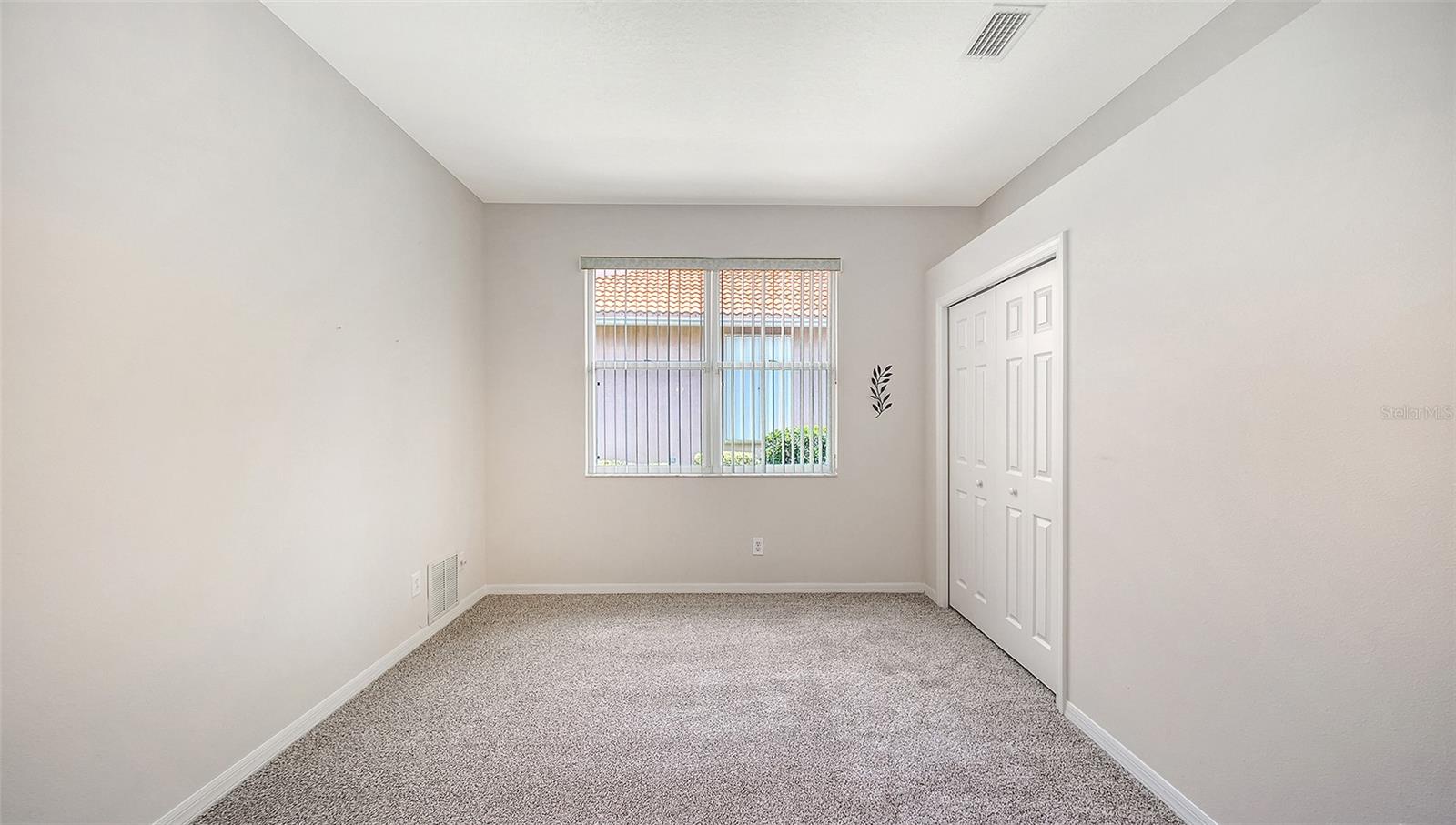 PELICAN POINTE GOLF & CC - Residential