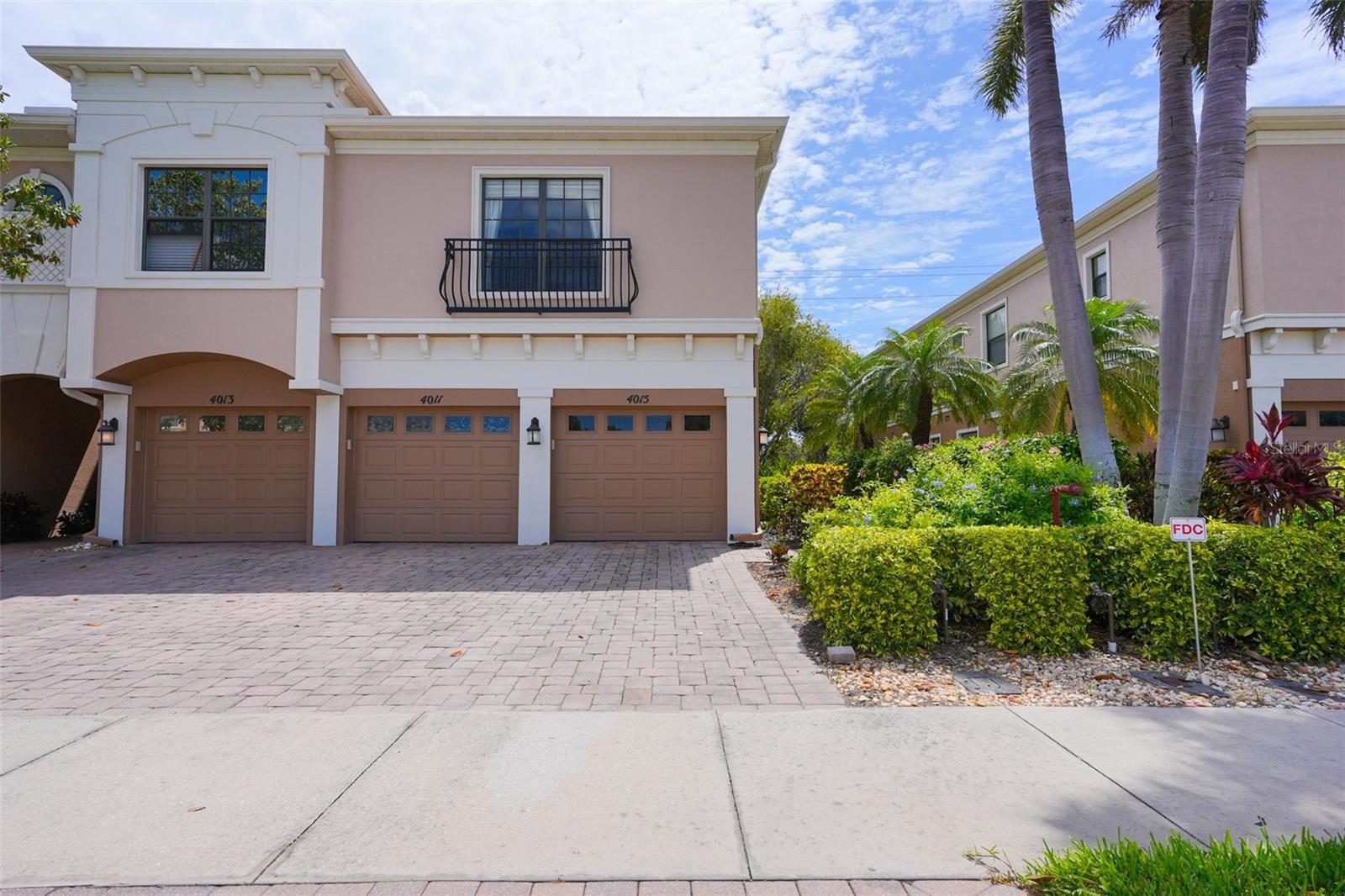 PALMA SOLA TRACE - Residential