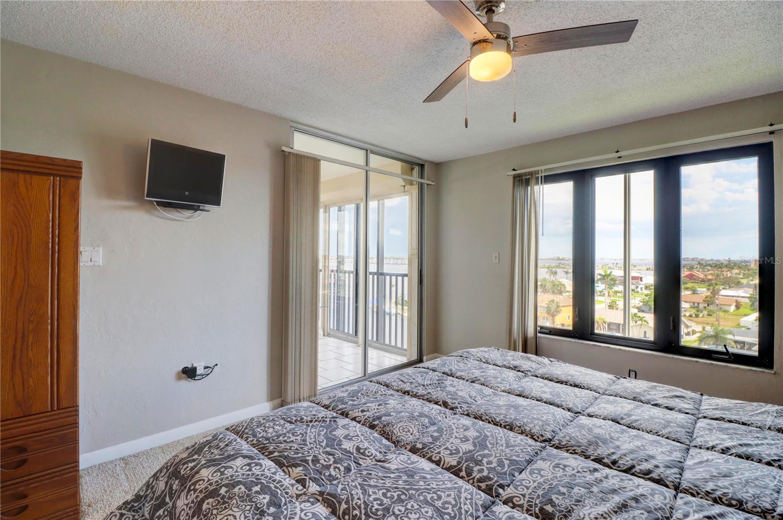 RIVER TOWERS CONDO - Residential