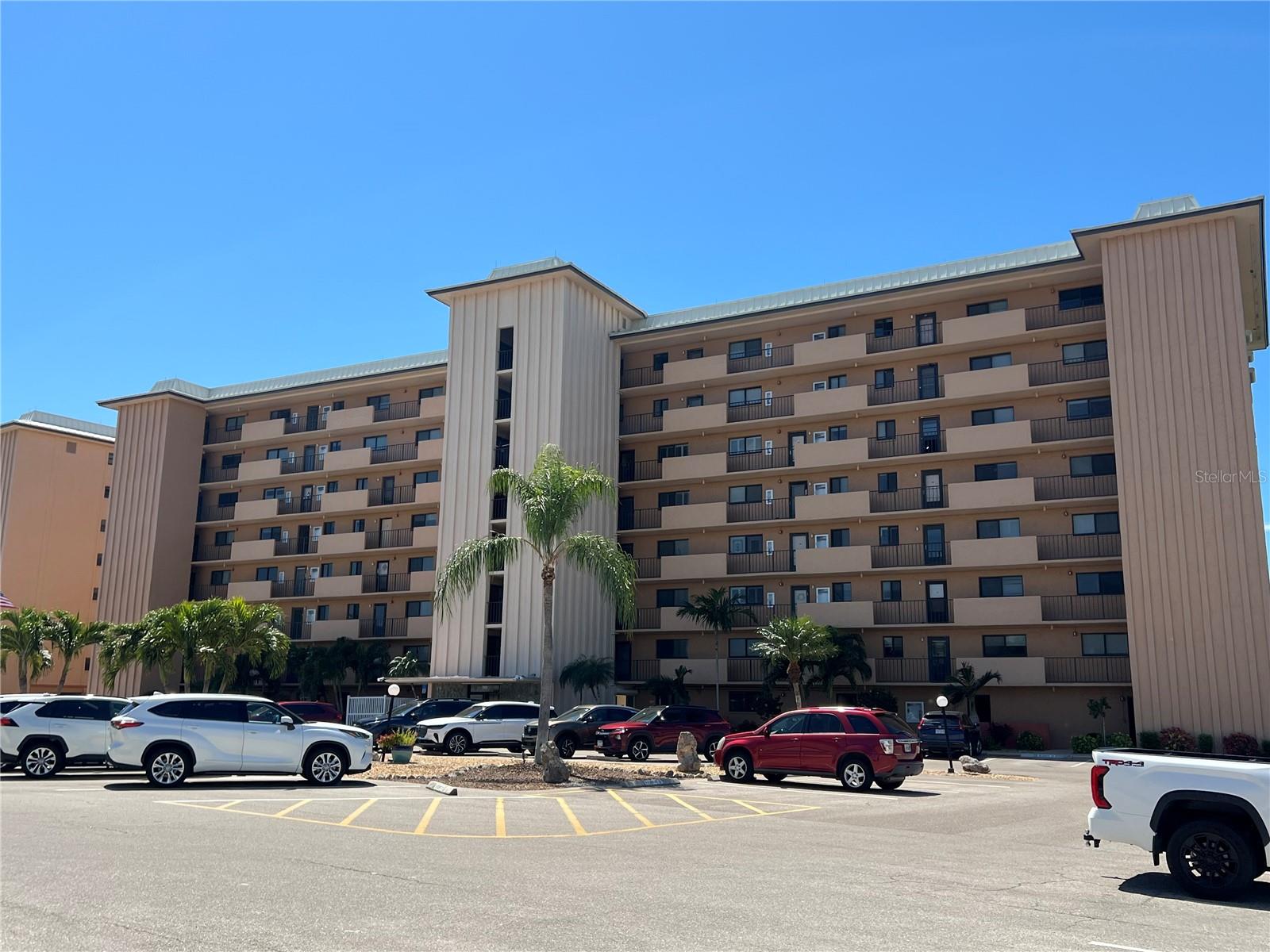 RIVER TOWERS CONDO - Residential