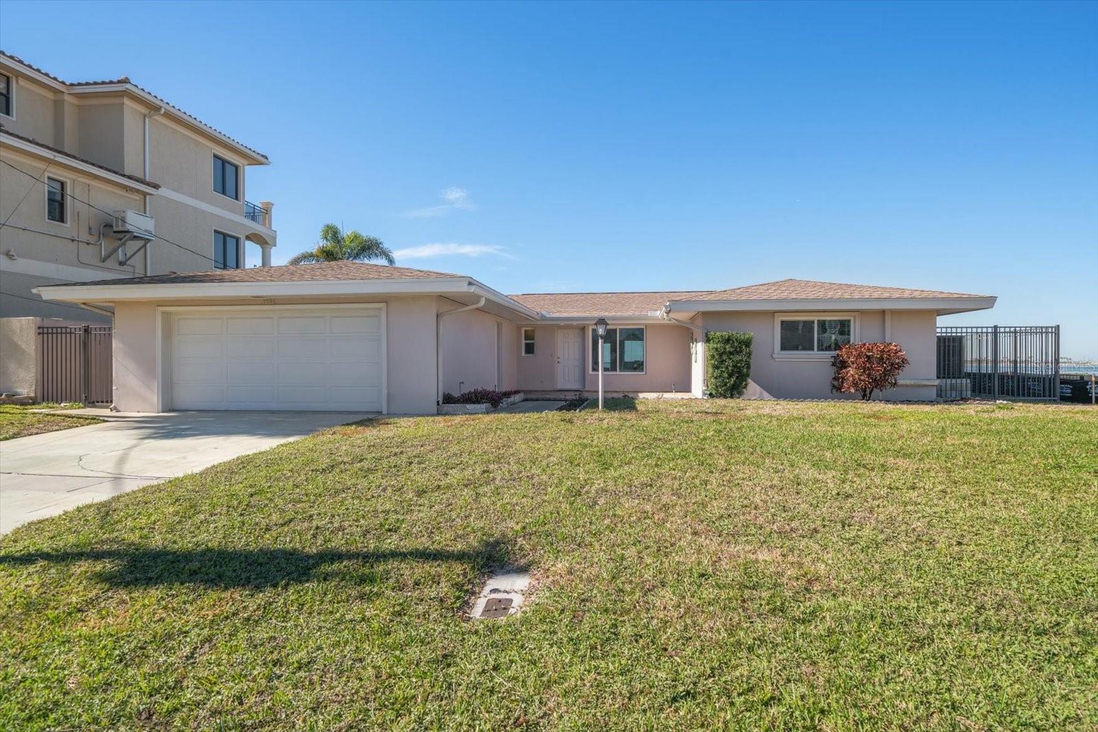 HARBOR VIEW VILLAS - Residential