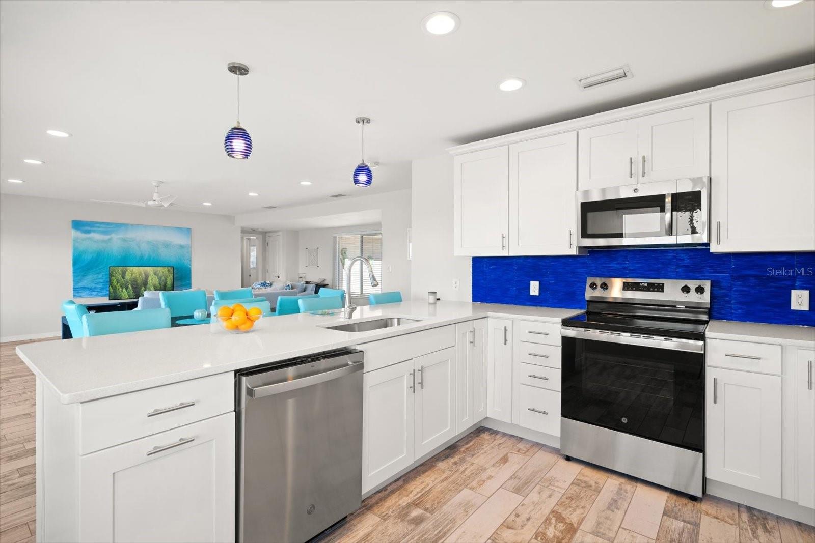 HARBOR VIEW VILLAS - Residential