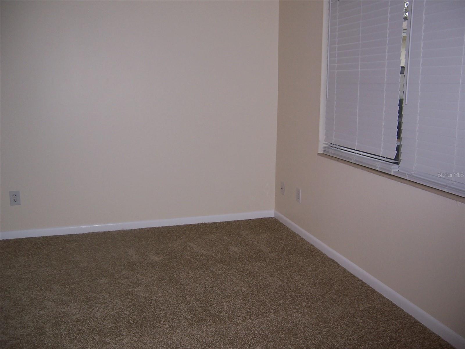 TWIN LAKES MANOR - Residential Lease