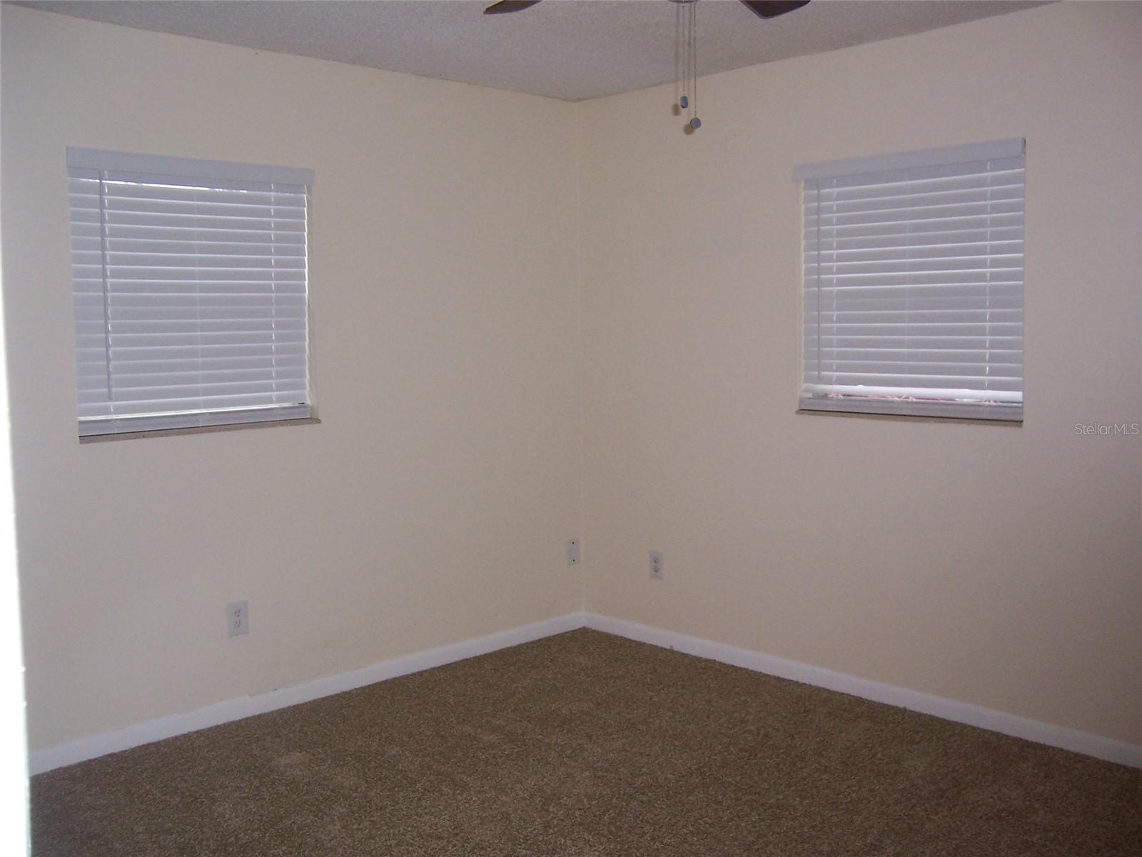 TWIN LAKES MANOR - Residential Lease