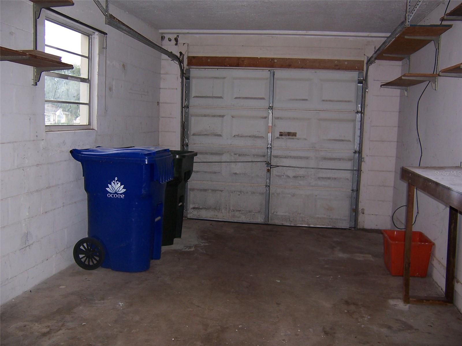 TWIN LAKES MANOR - Residential Lease