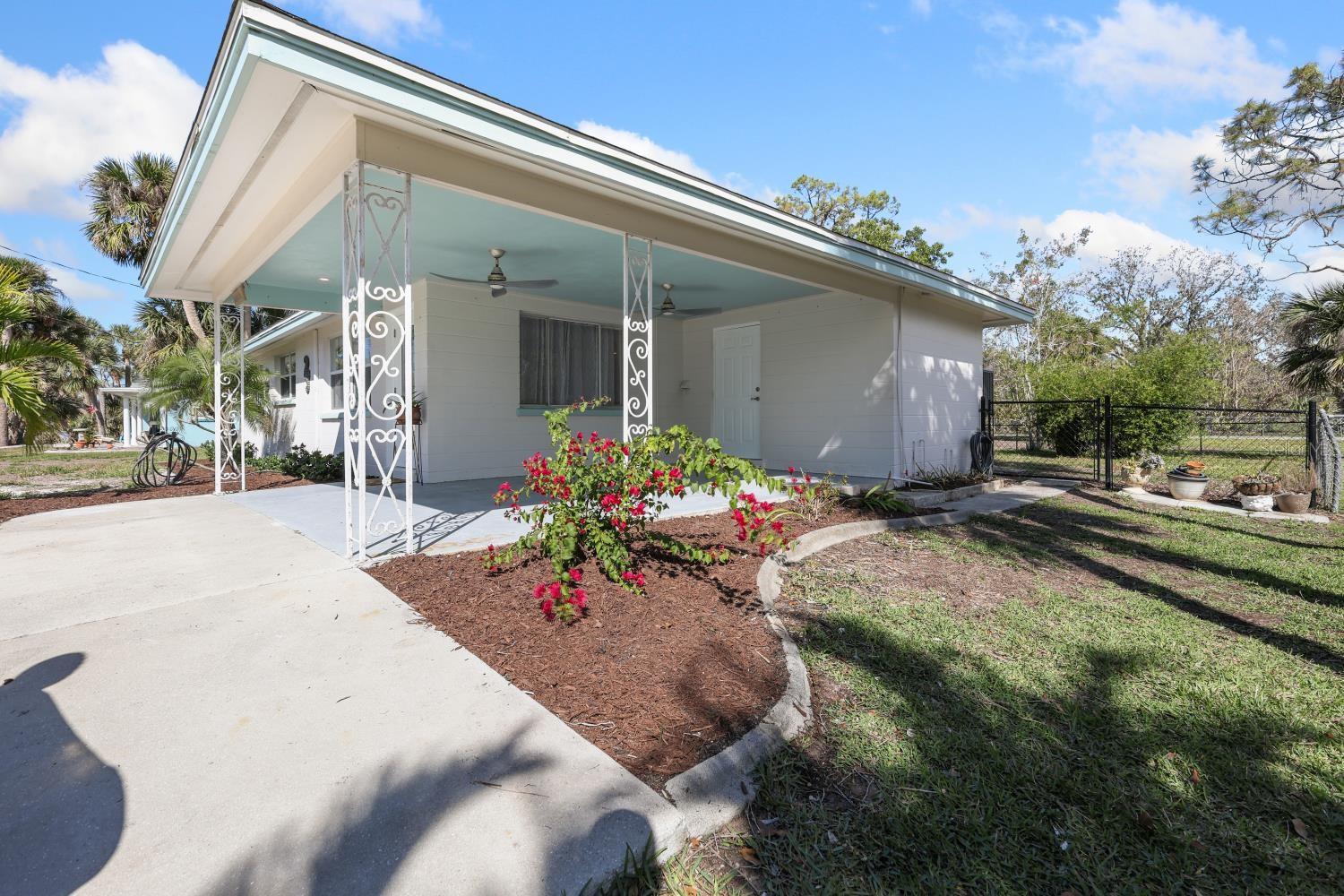 1493 KATHLEEN PLACE