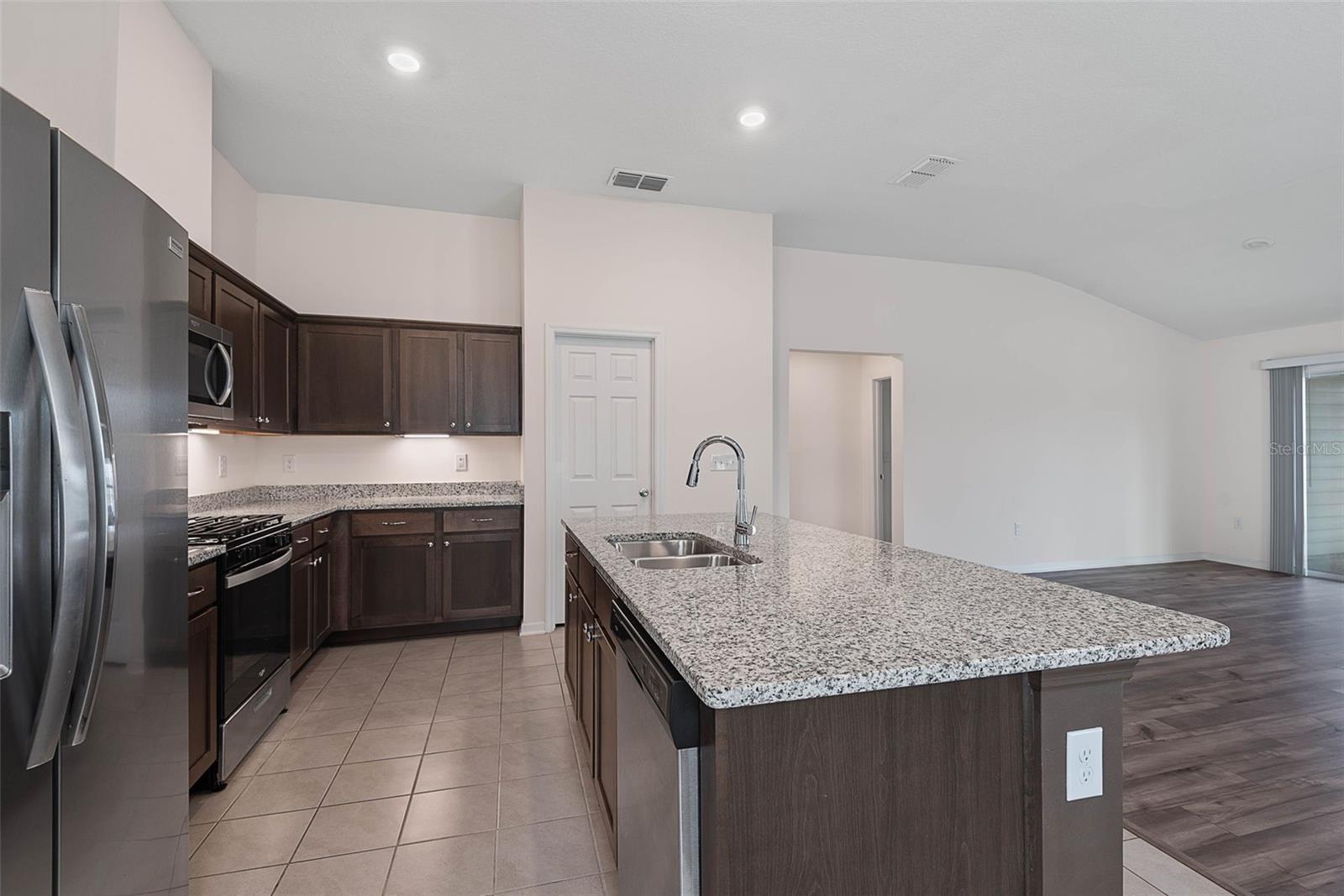 WHITEVIEW VILLAGE PH 1 - Residential