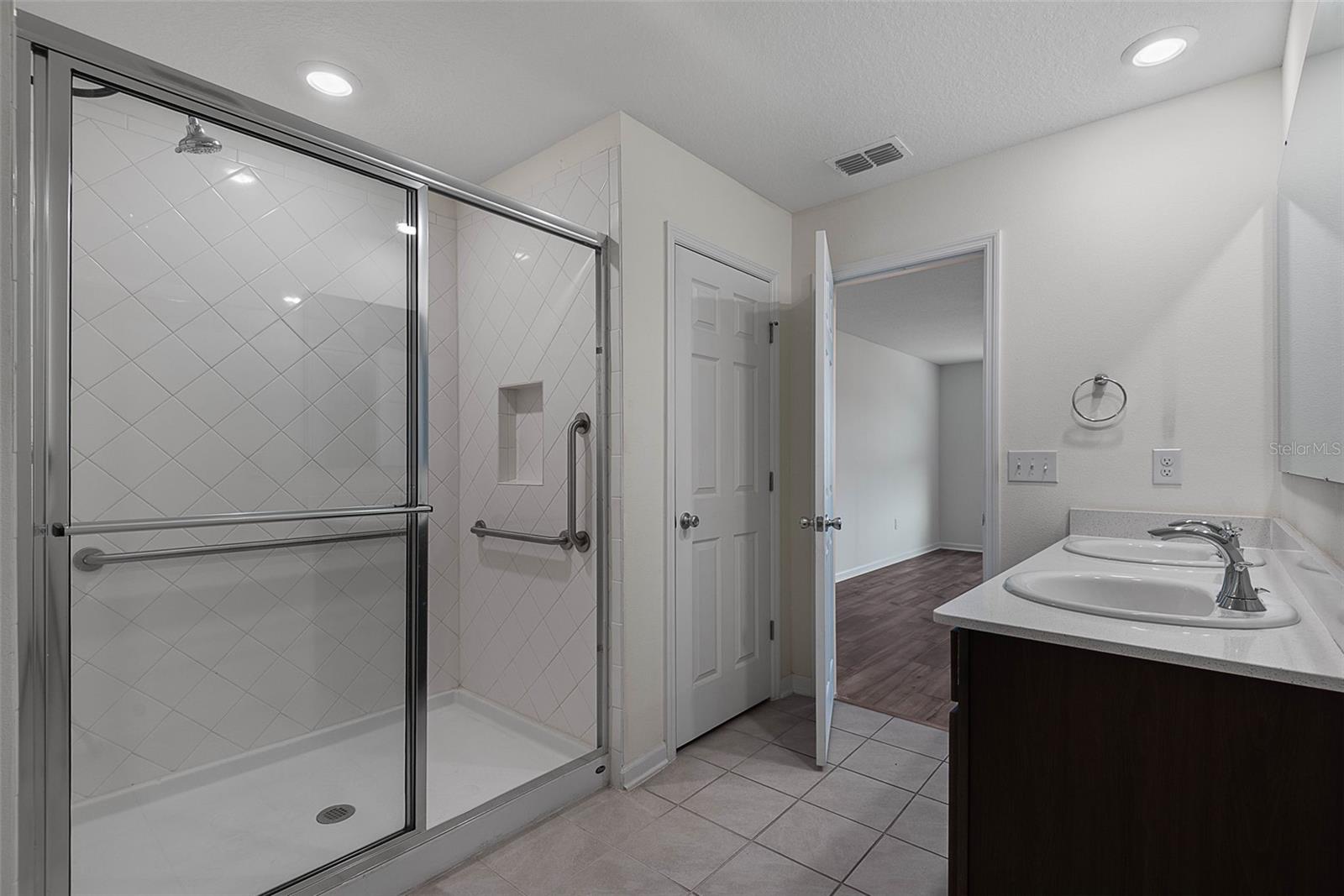 WHITEVIEW VILLAGE PH 1 - Residential