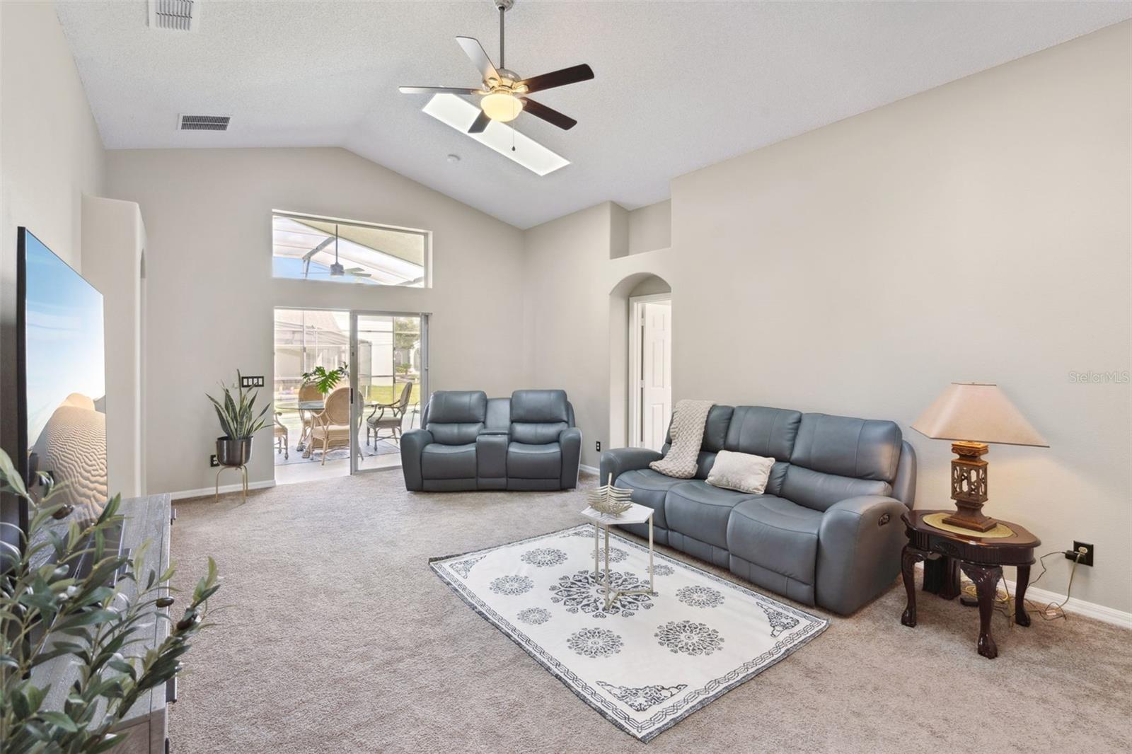 ORANGE TREE PH 04 LT 401 BEING IN 15-24-2 - Residential