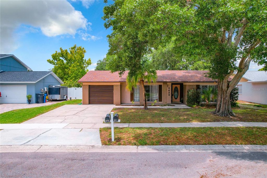 Photo of 6624 REEF CIR, TAMPA, FL 33625 (MLS # T3451116)