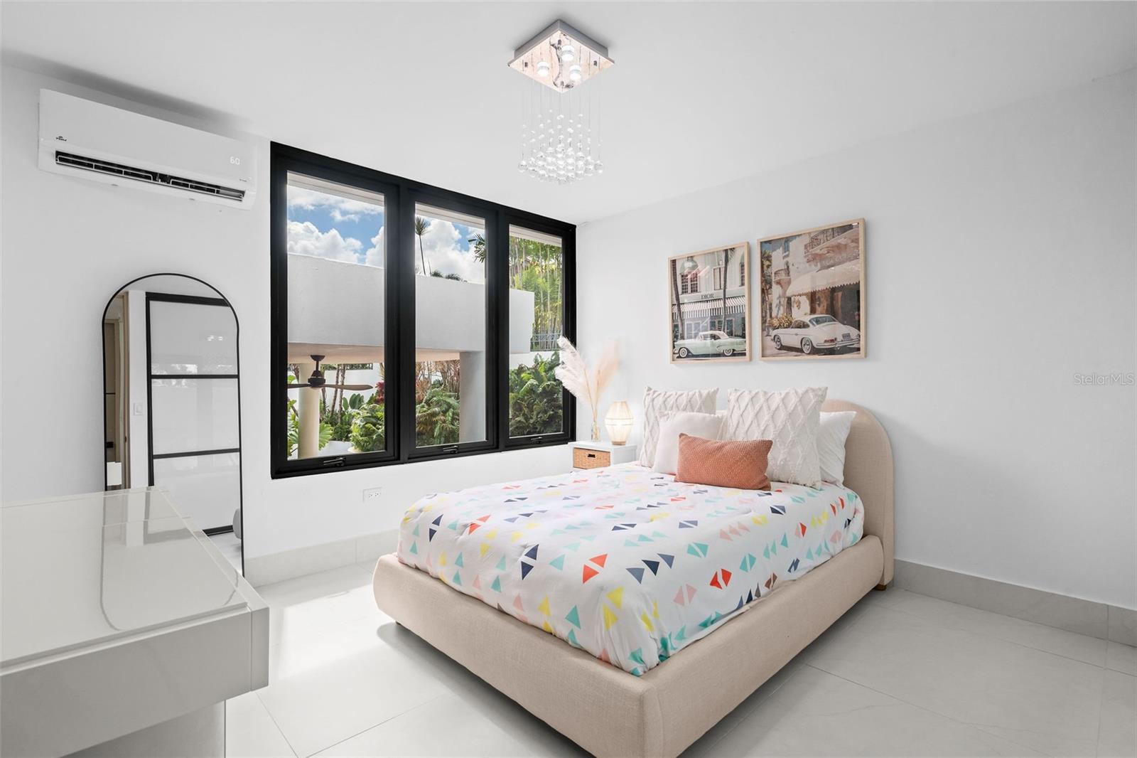 URB. LA COLINA - Residential