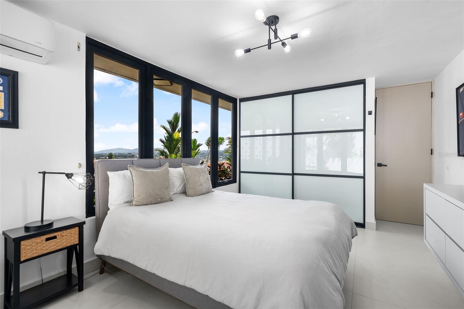 URB. LA COLINA - Residential