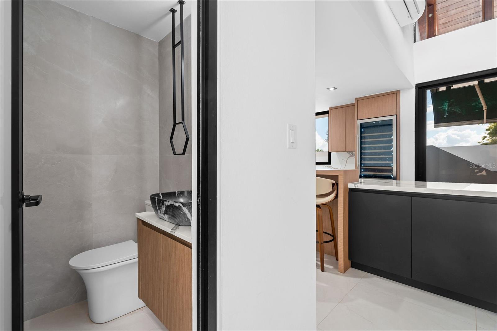 URB. LA COLINA - Residential