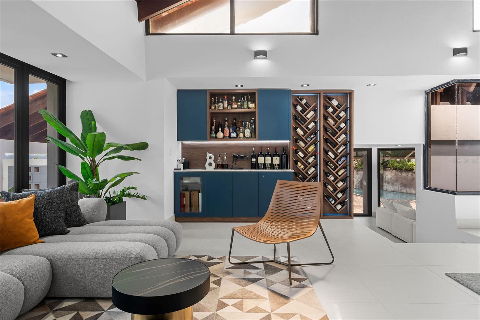 URB. LA COLINA - Residential