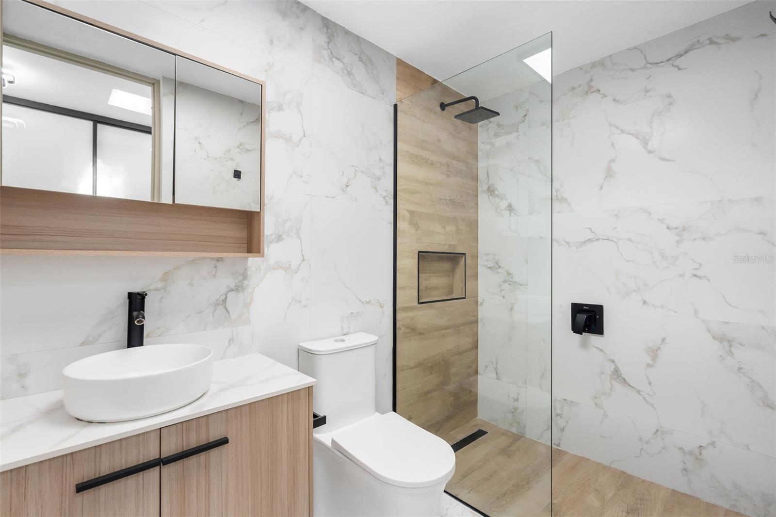 URB. LA COLINA - Residential