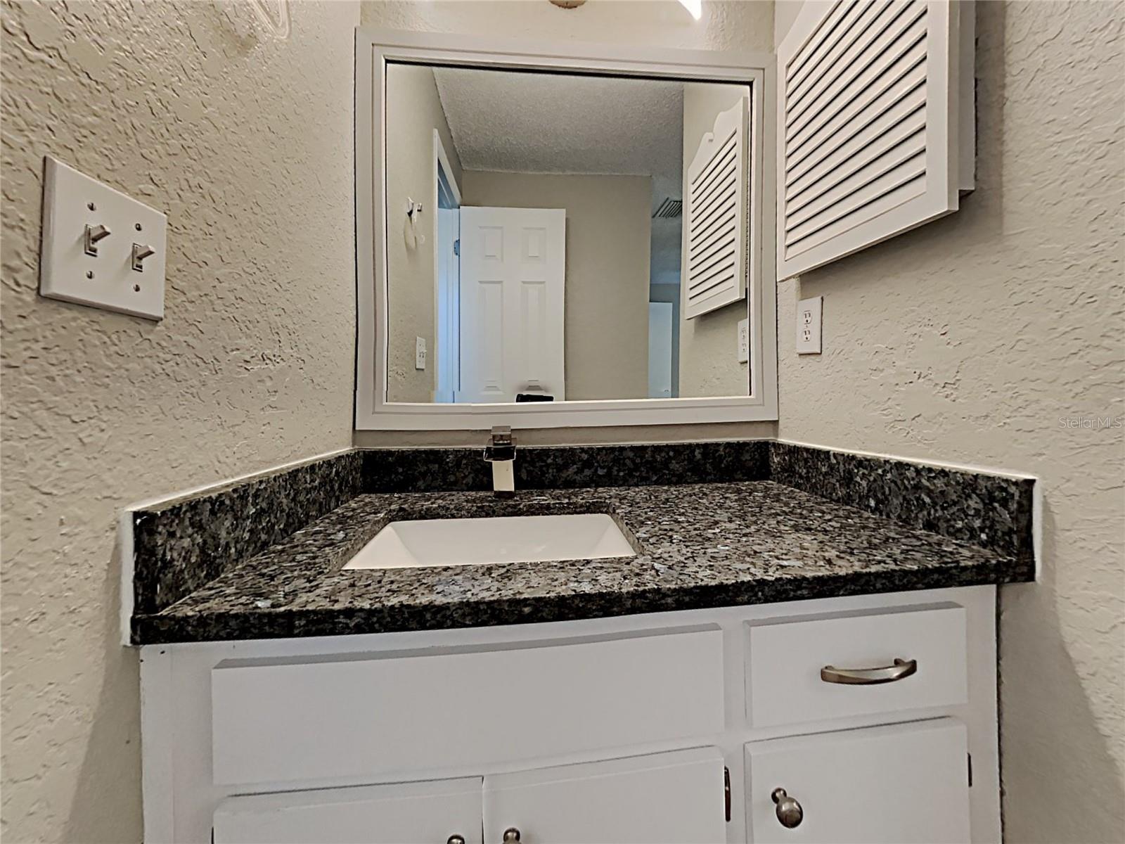 NORTHDALE SEC G UNIT 1 - Residential Lease