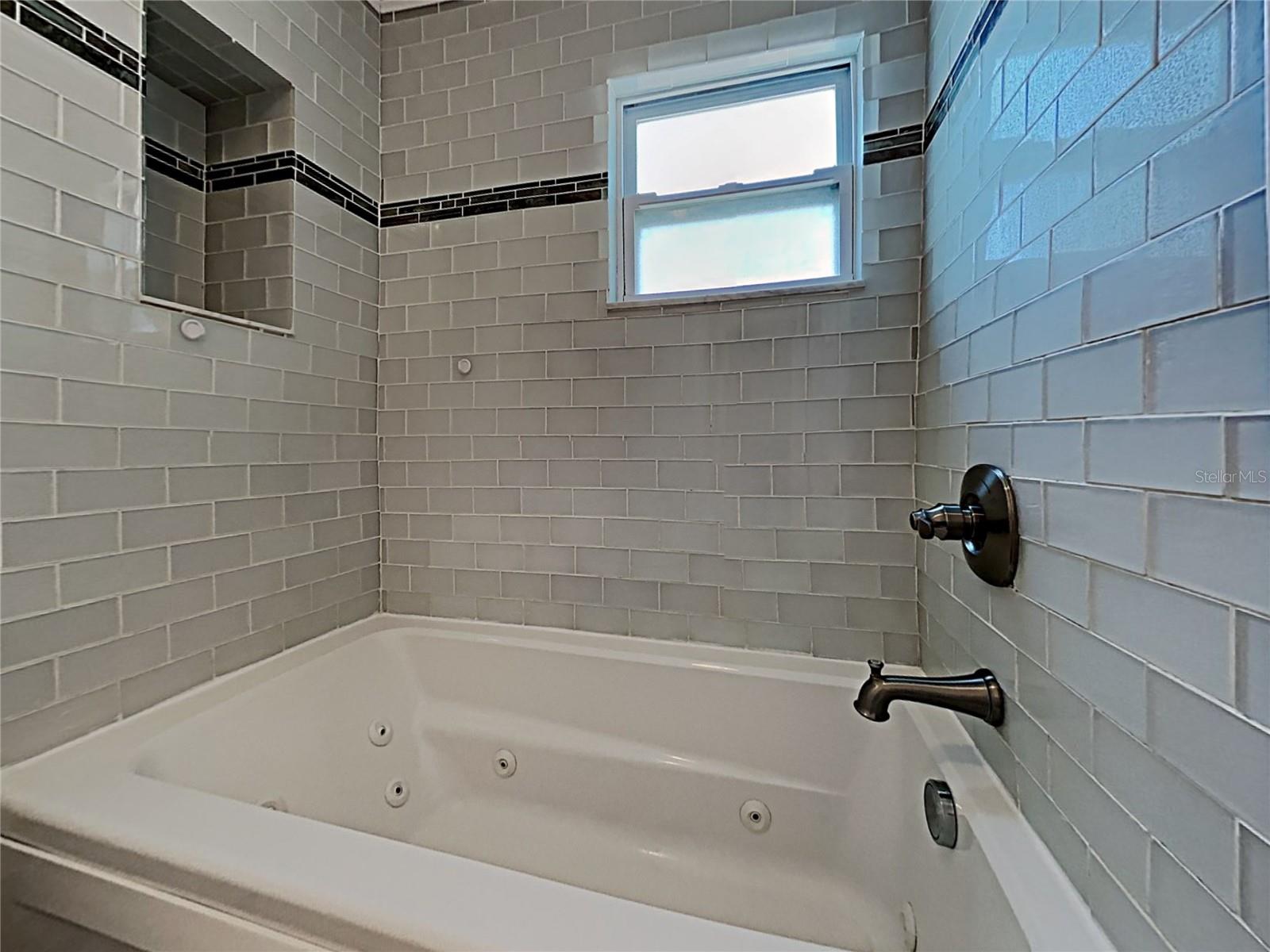 NORTHDALE SEC G UNIT 1 - Residential Lease