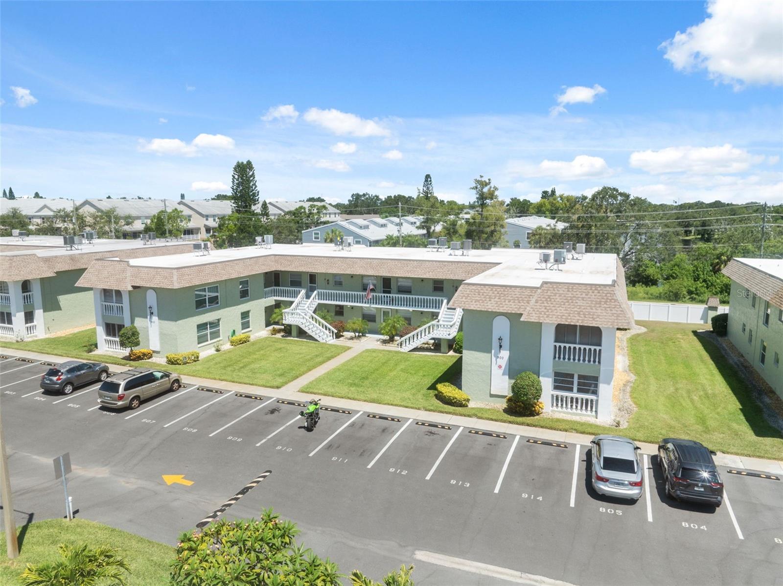 GREEN DOLPHIN PARK CONDO - Residential