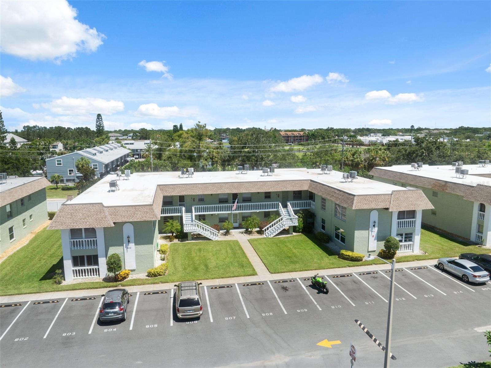 GREEN DOLPHIN PARK CONDO - Residential