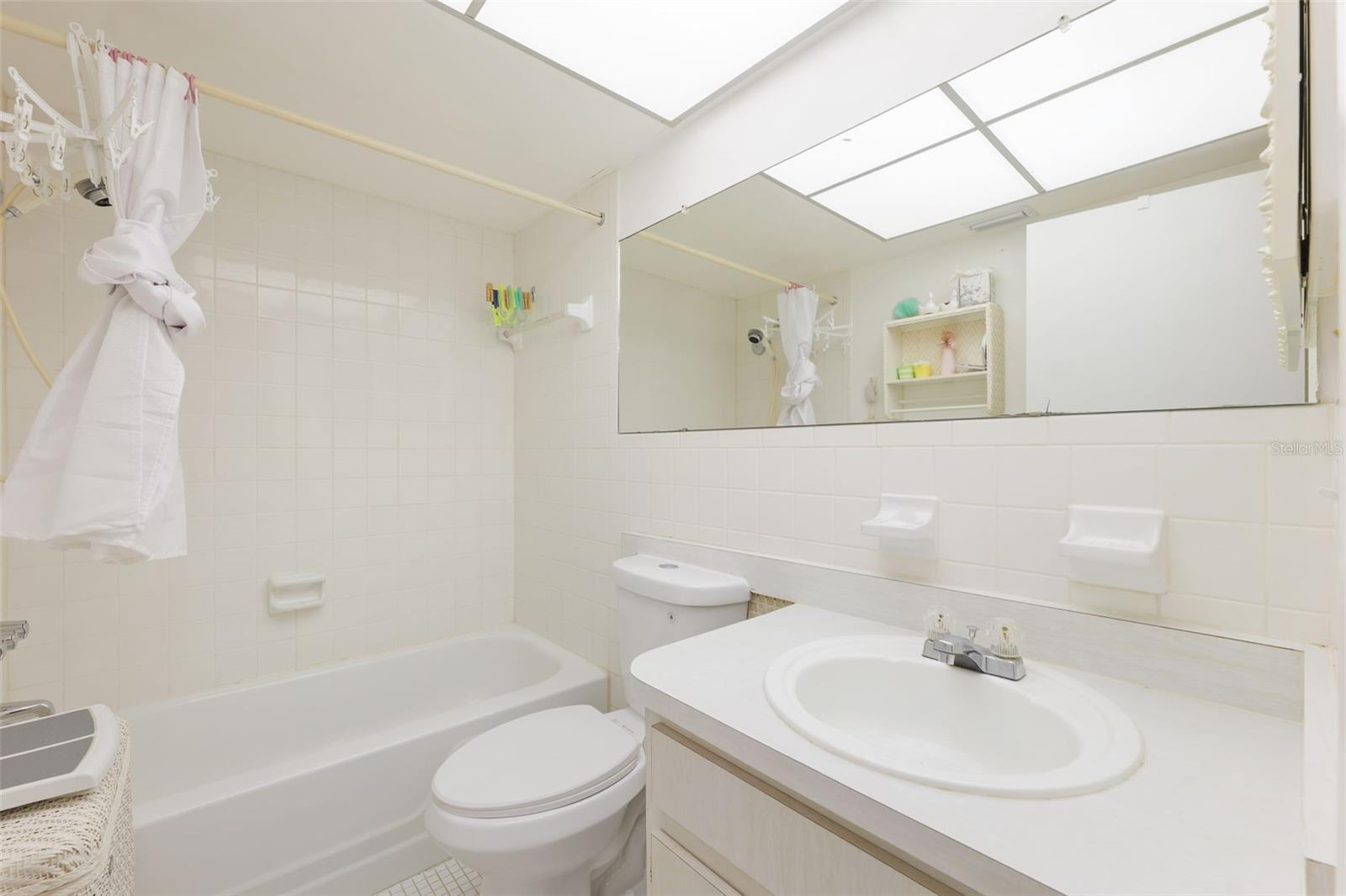 GREEN DOLPHIN PARK CONDO - Residential