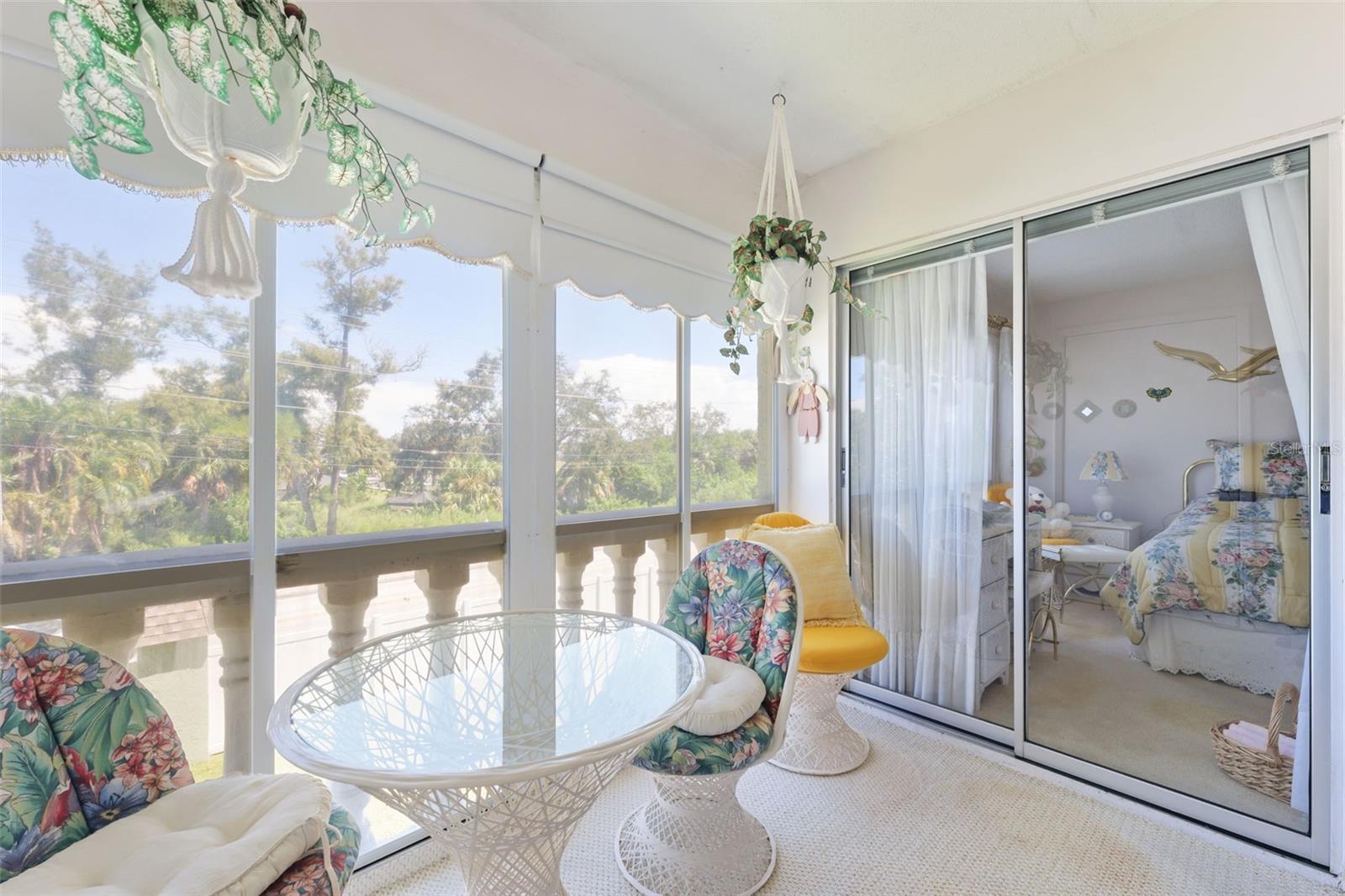 GREEN DOLPHIN PARK CONDO - Residential