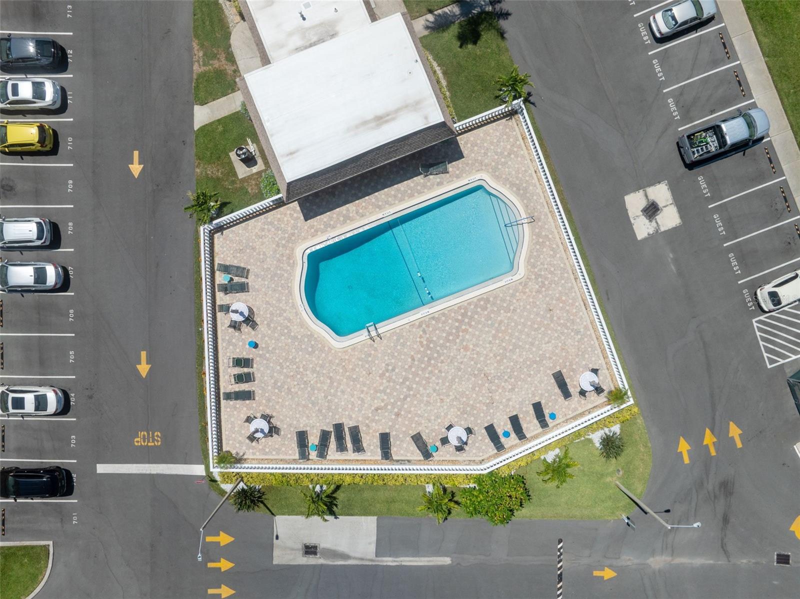 GREEN DOLPHIN PARK CONDO - Residential