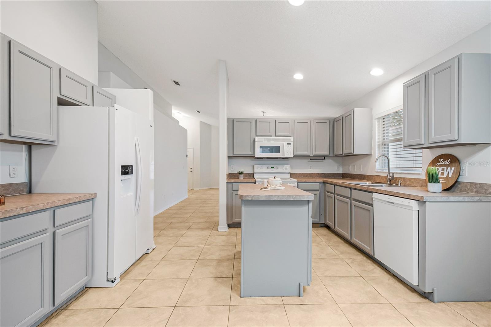 RYBOLT RESERVE-PH 02 - Residential