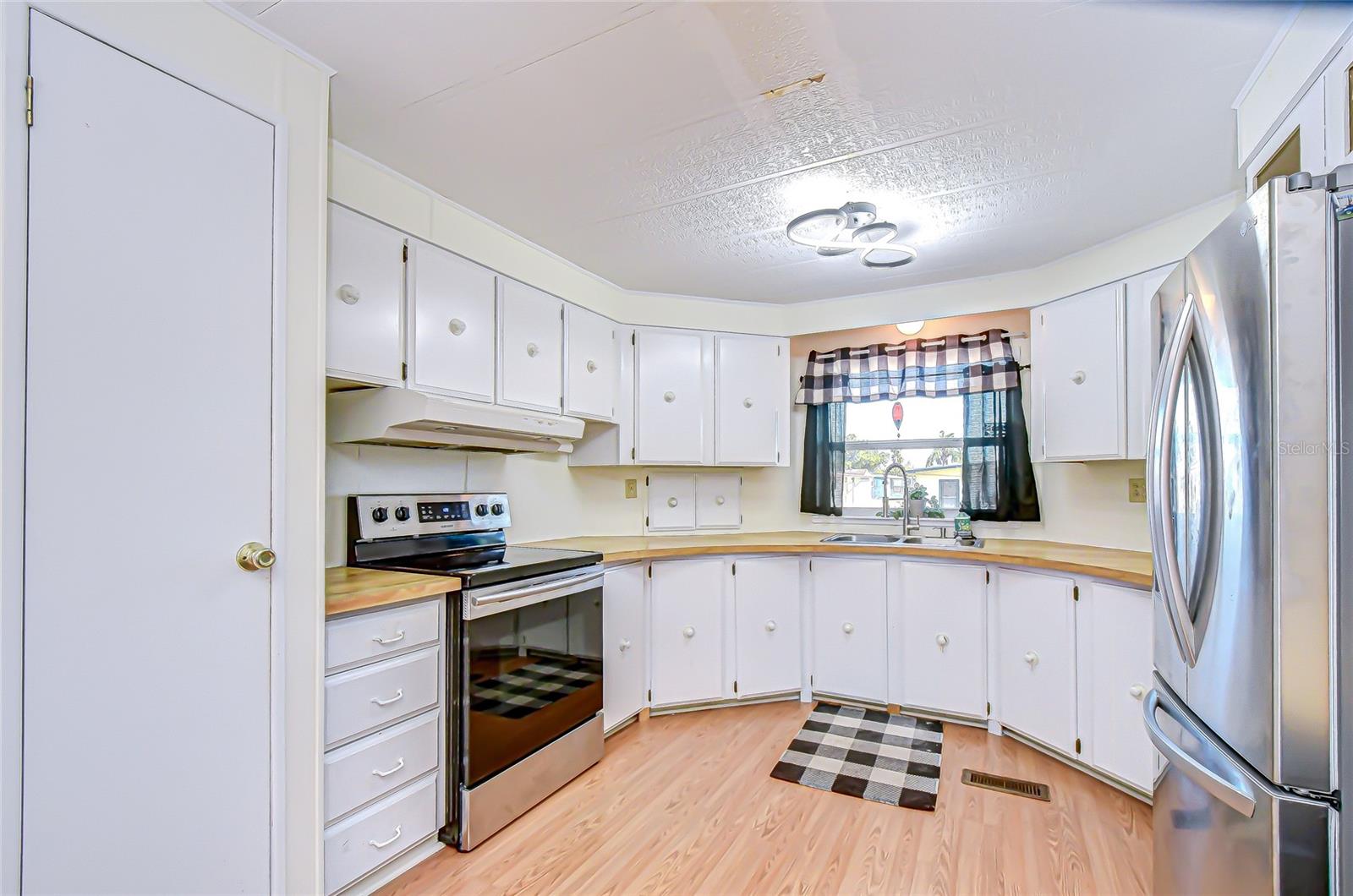 LAKE BETMAR ESTATES - Residential