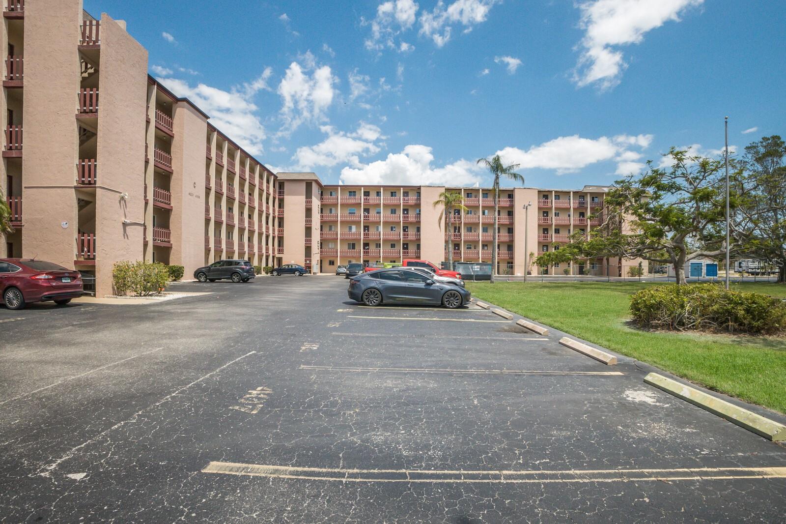 4015 LAKE BAYSHORE DRIVE 108