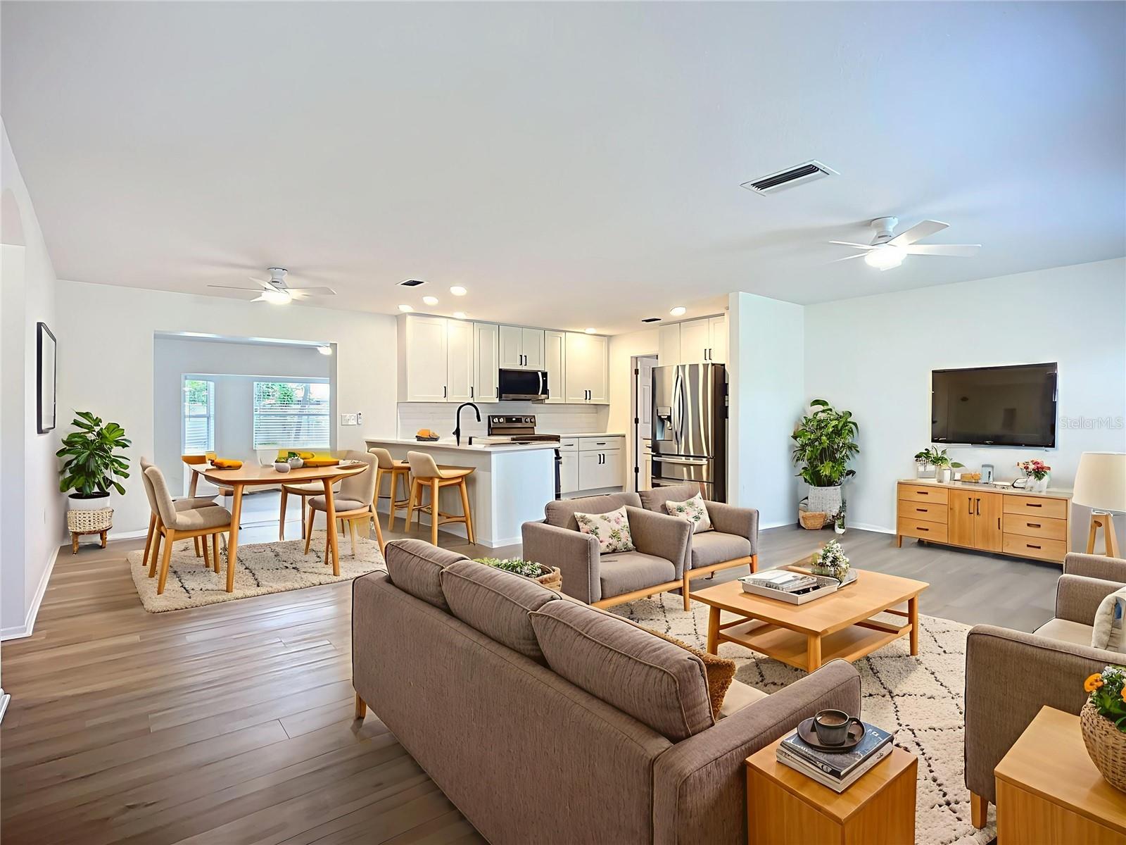 CASA DEL SOL FIFTH UNIT - Residential Lease