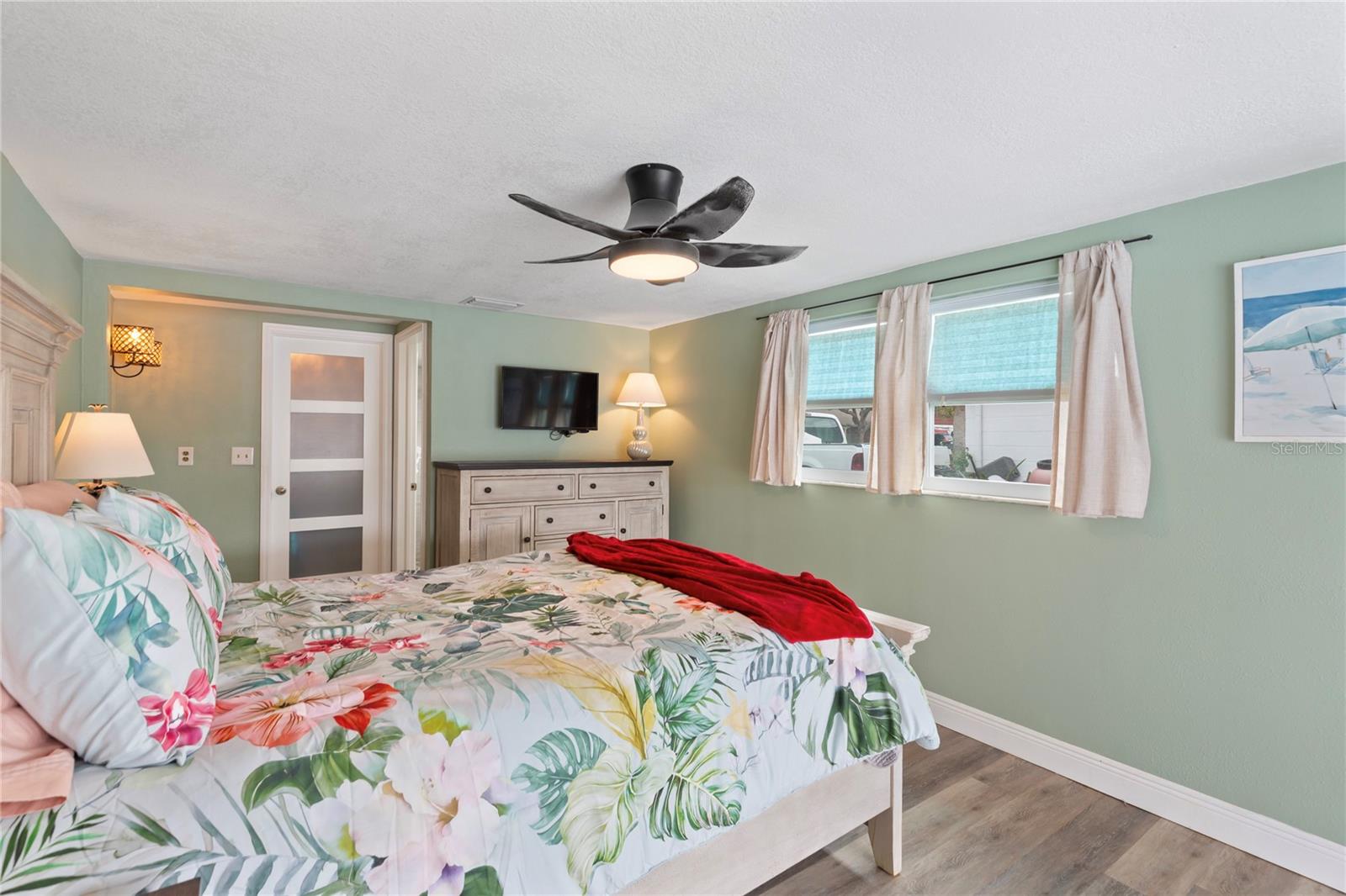 BEACON SQUARE - Residential