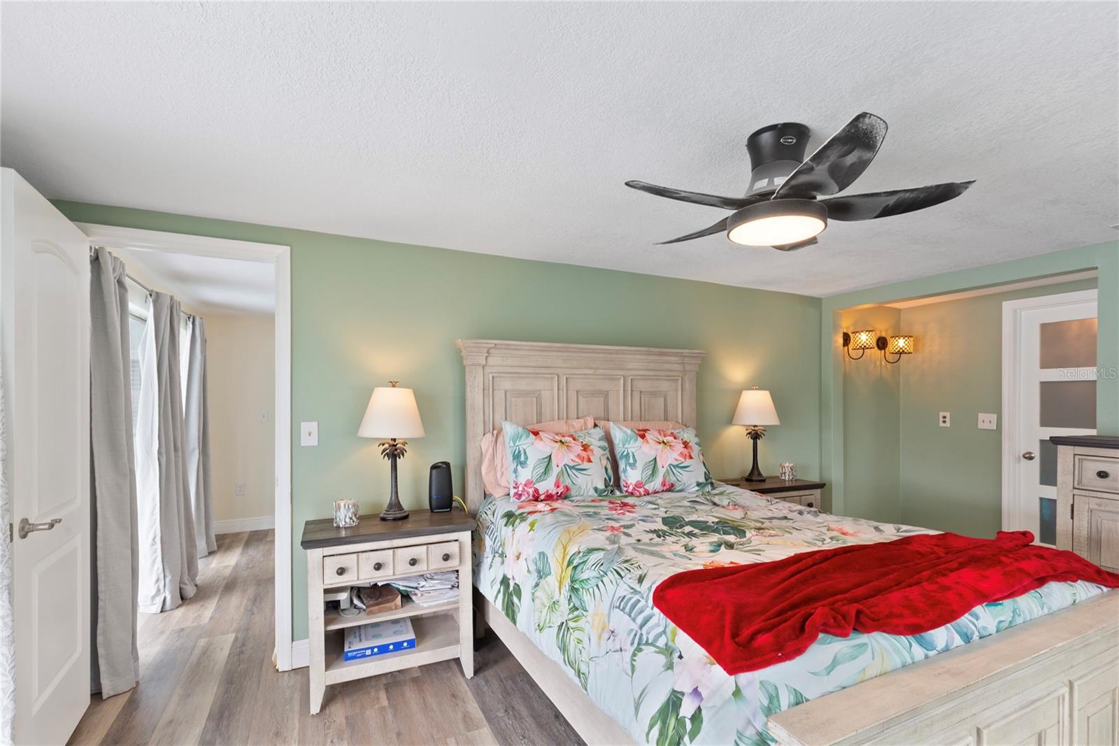 BEACON SQUARE - Residential