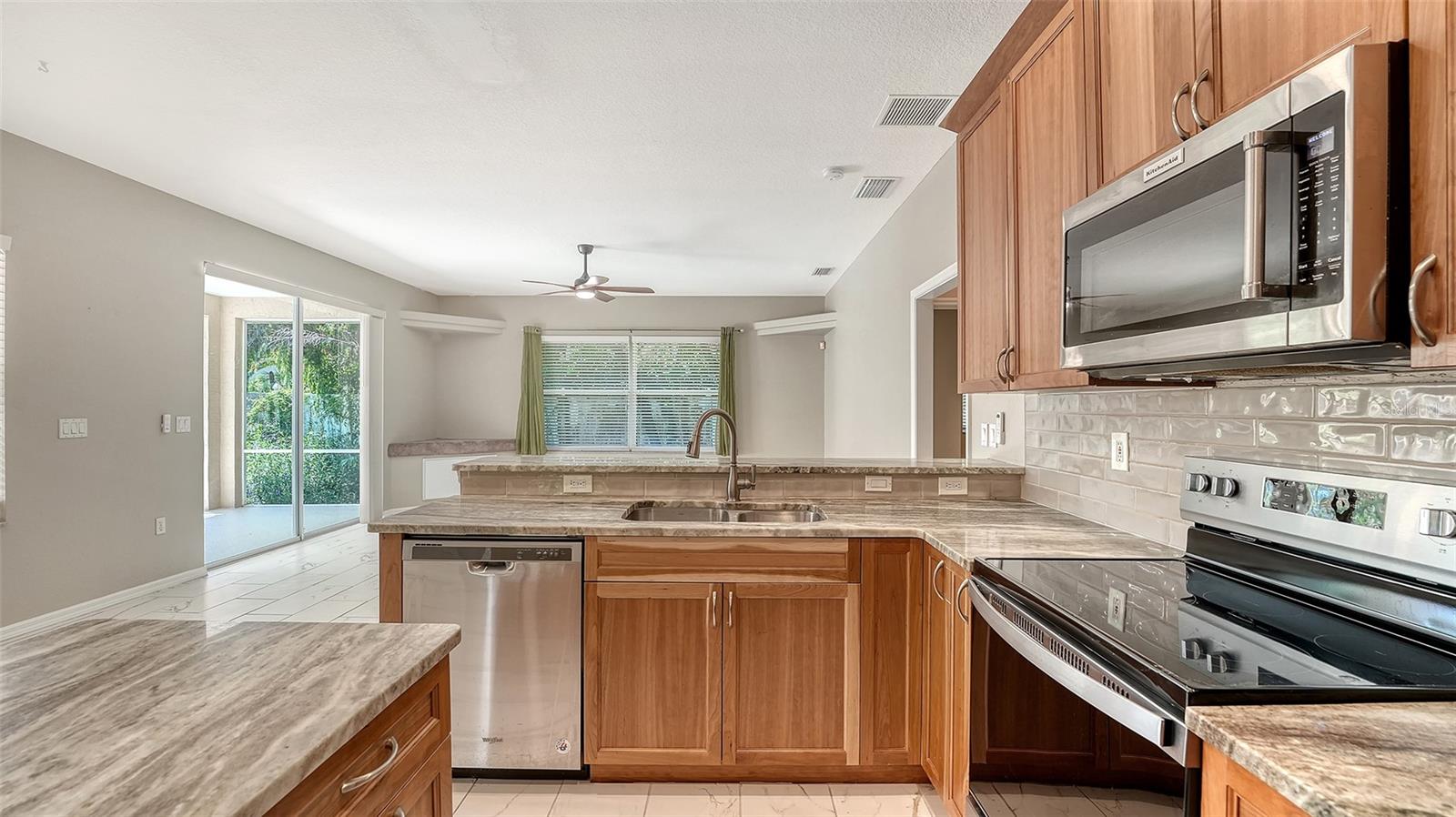 GREEN TREE - Residential Lease
