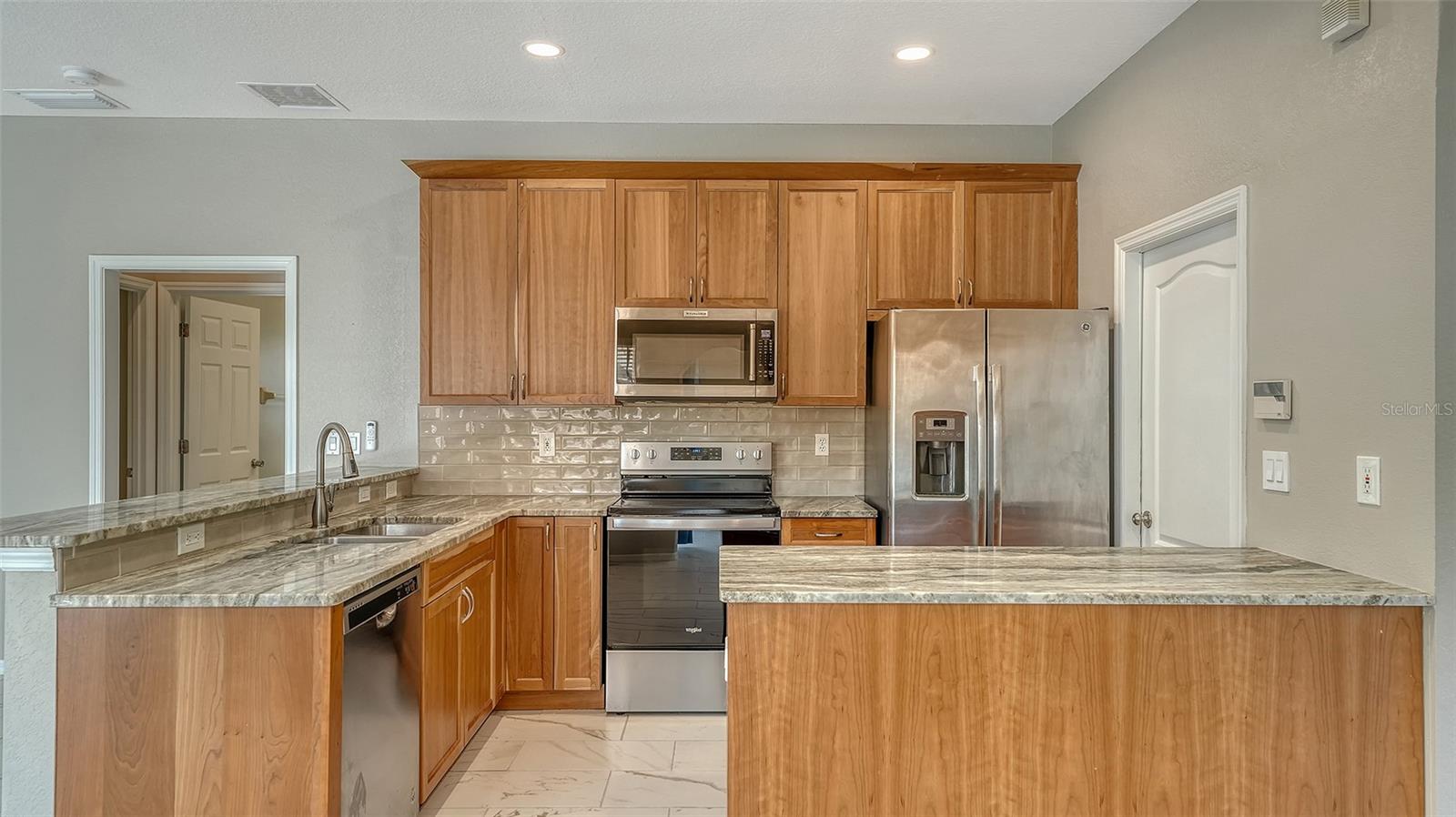 GREEN TREE - Residential Lease