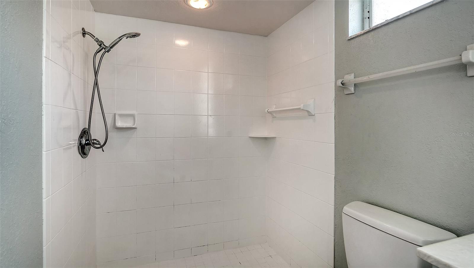 GREEN TREE - Residential Lease