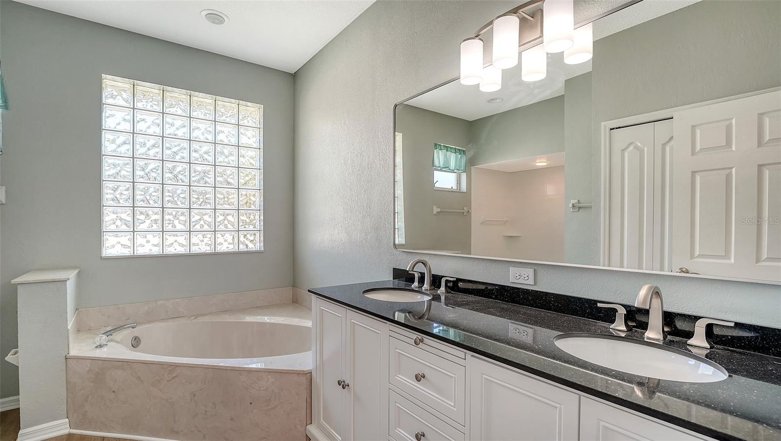 GREEN TREE - Residential Lease