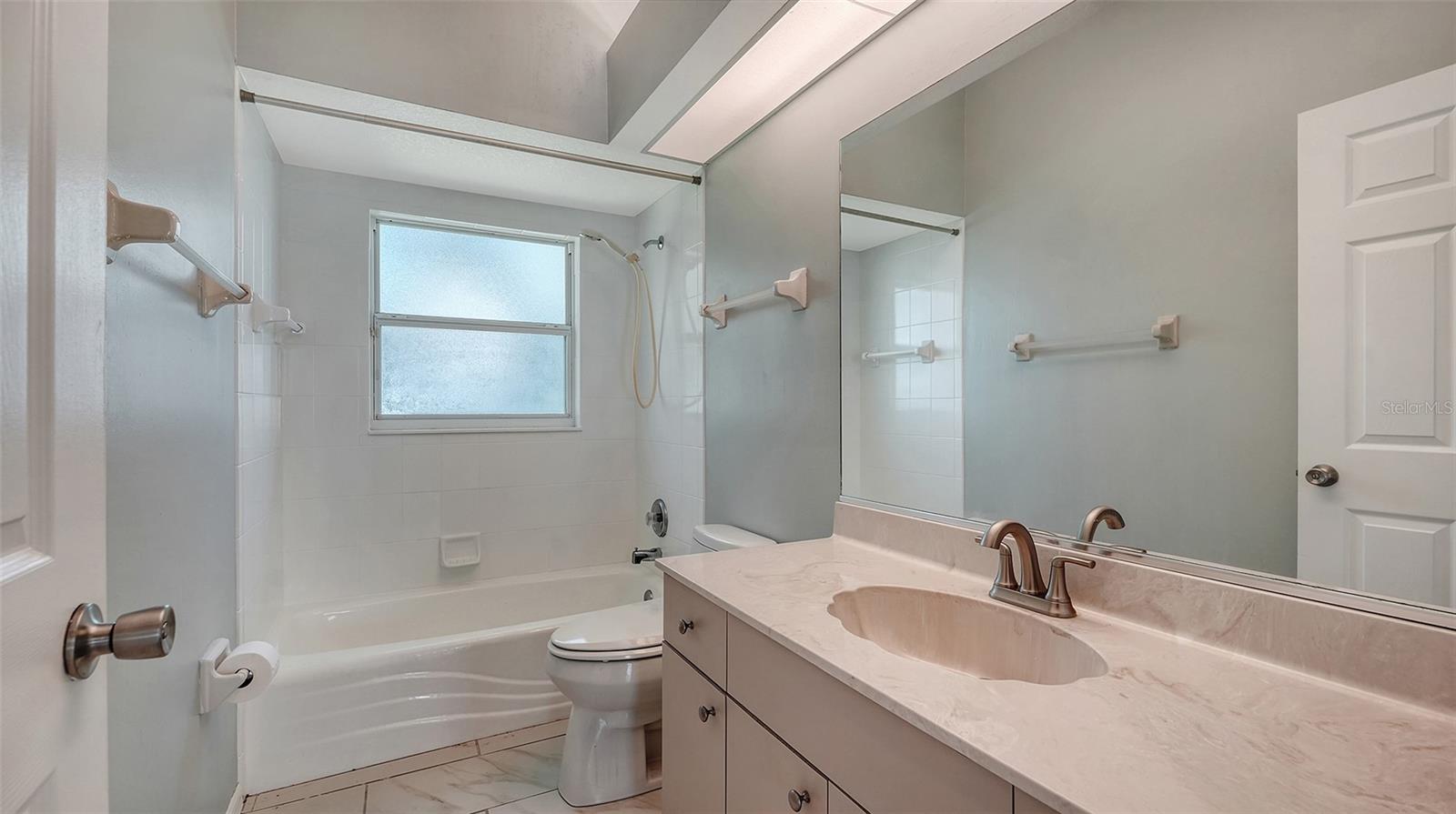 GREEN TREE - Residential Lease