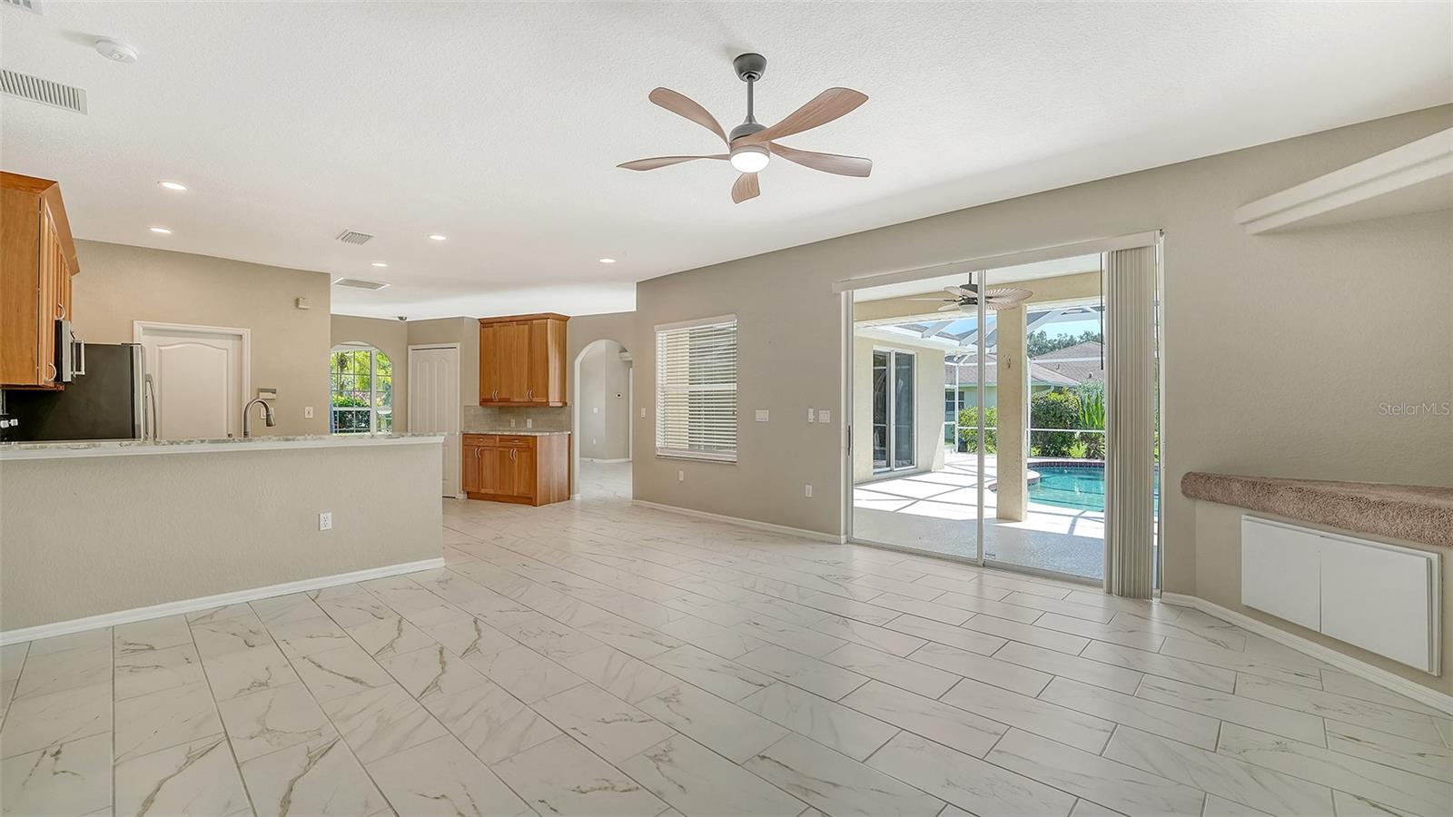 GREEN TREE - Residential Lease