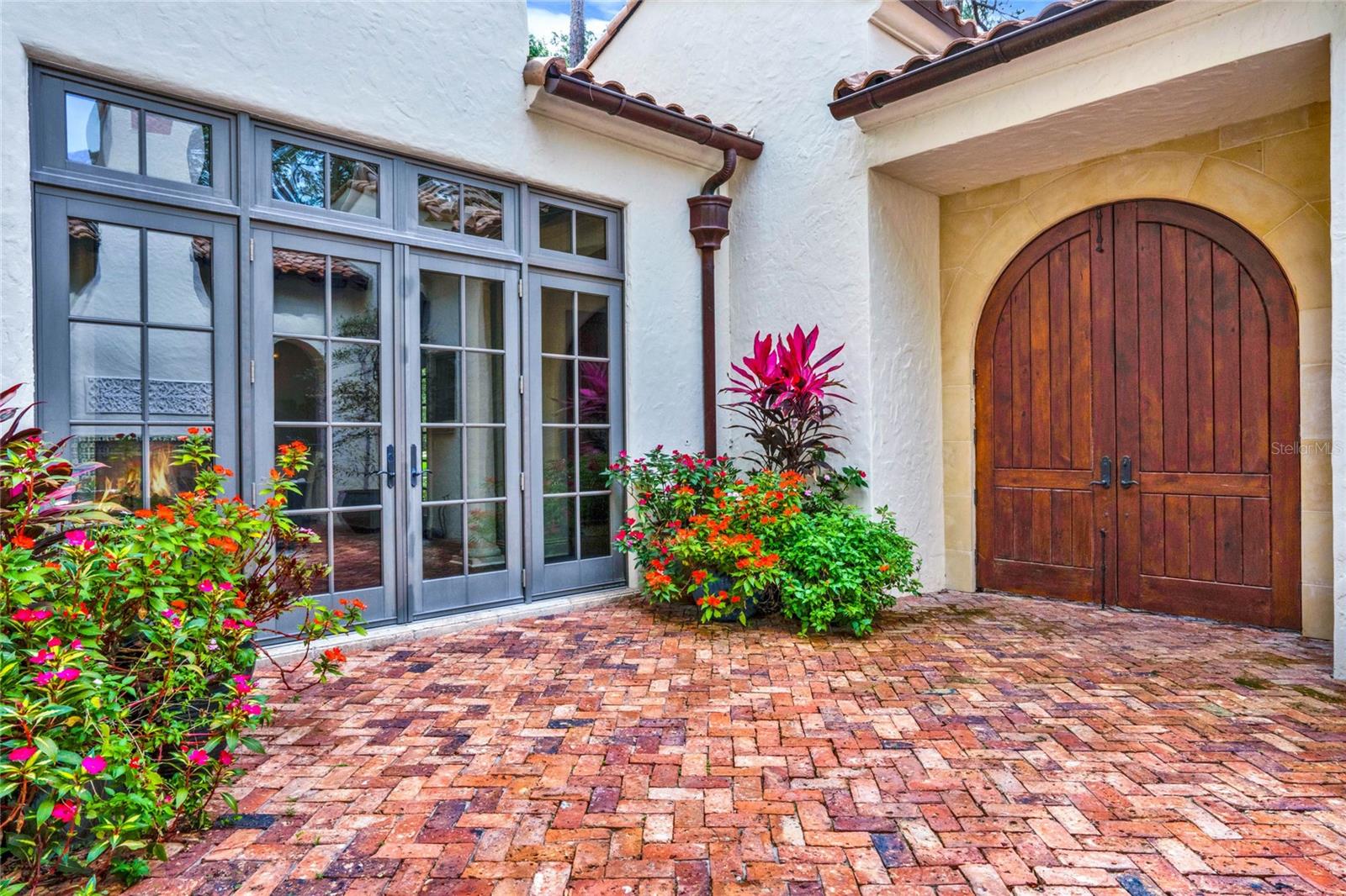 SICILIAN SHORES - Residential