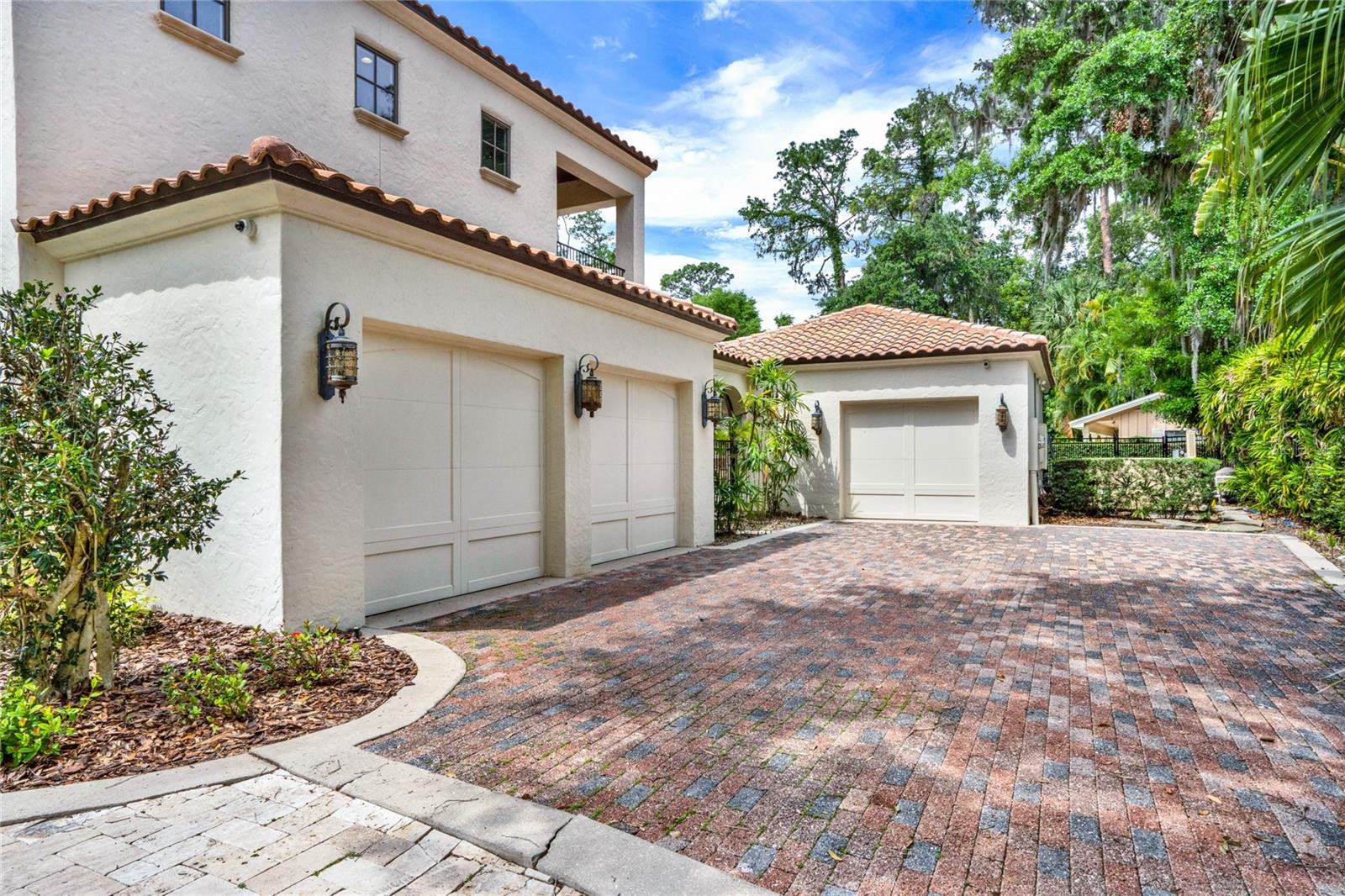 SICILIAN SHORES - Residential