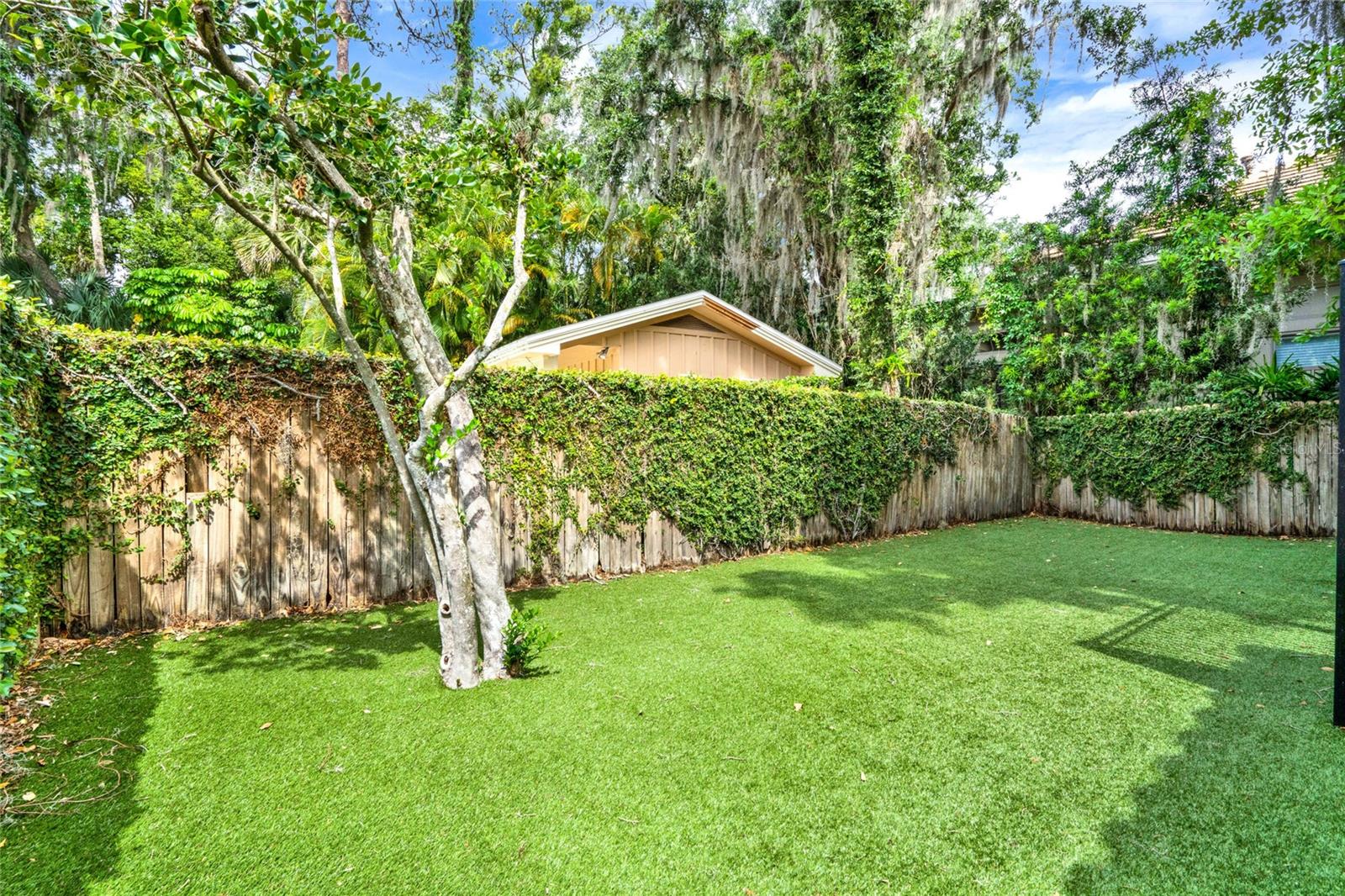 SICILIAN SHORES - Residential