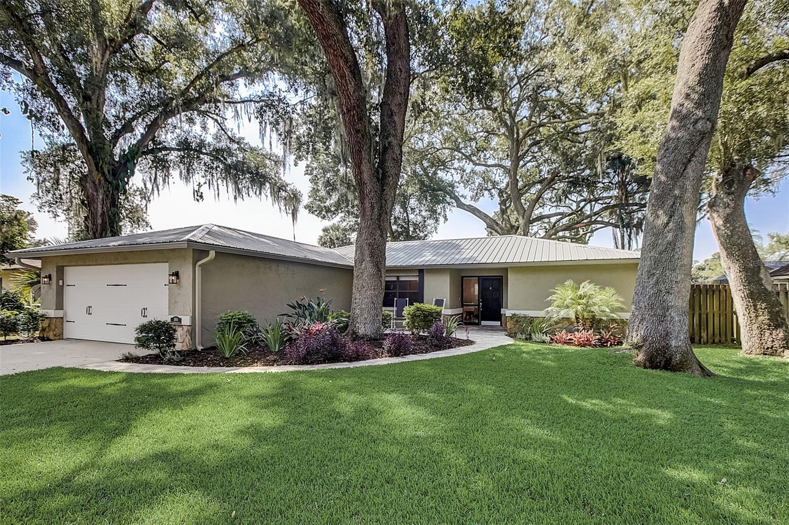 ARLINGTON OAKS SUB - Residential