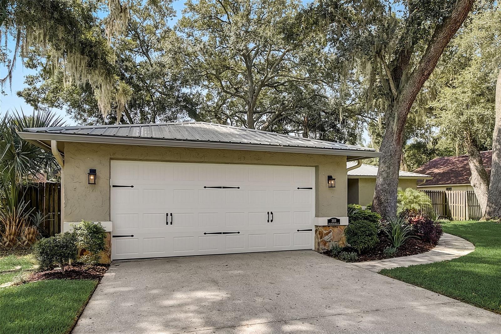 ARLINGTON OAKS SUB - Residential