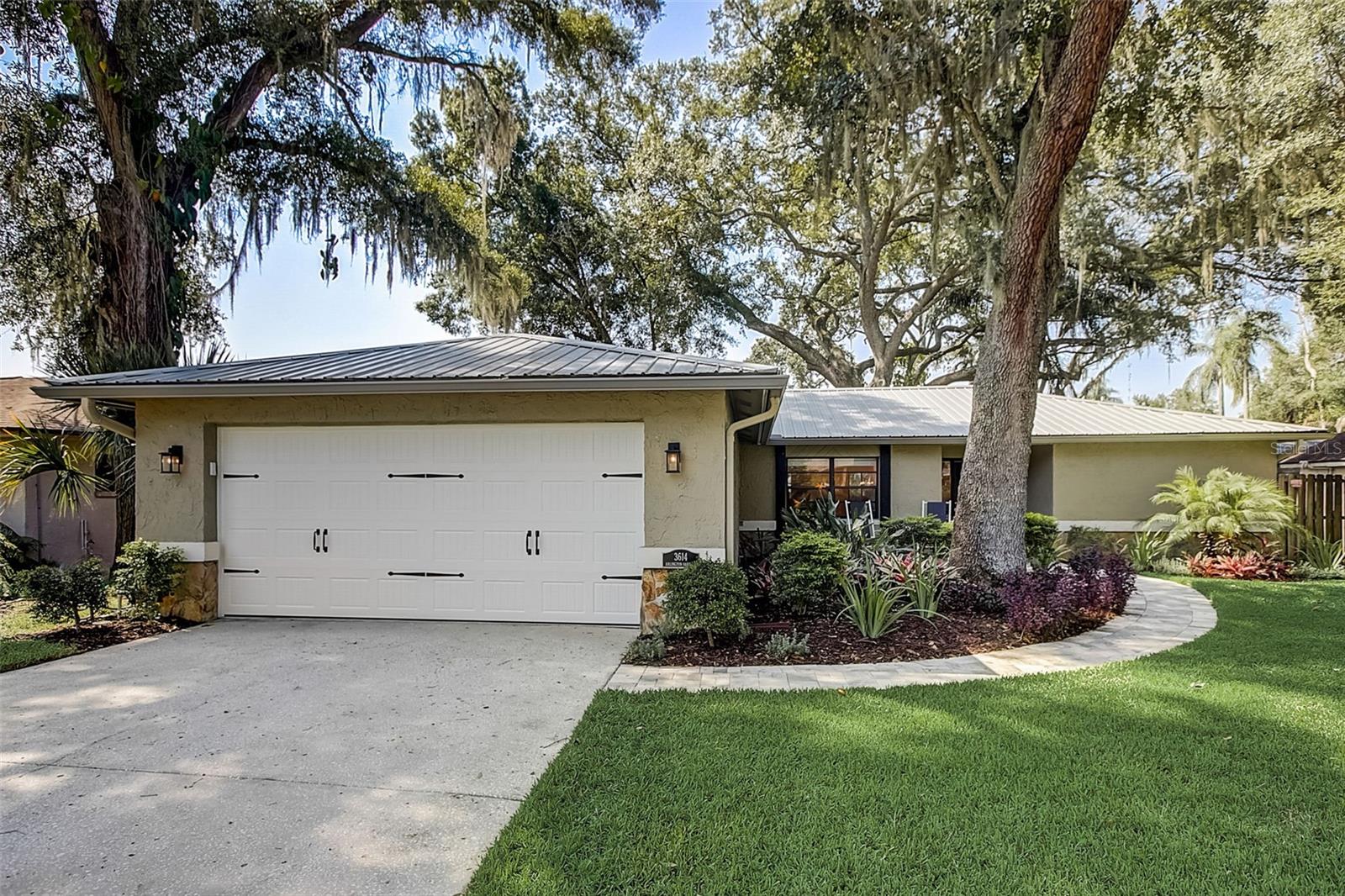 ARLINGTON OAKS SUB - Residential