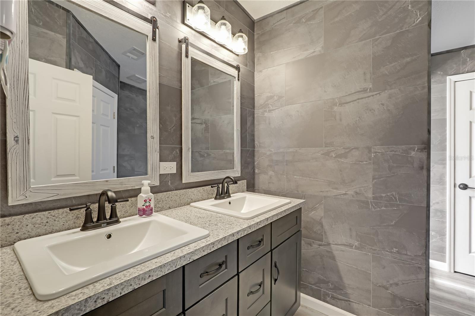 FOREST PARK - Residential