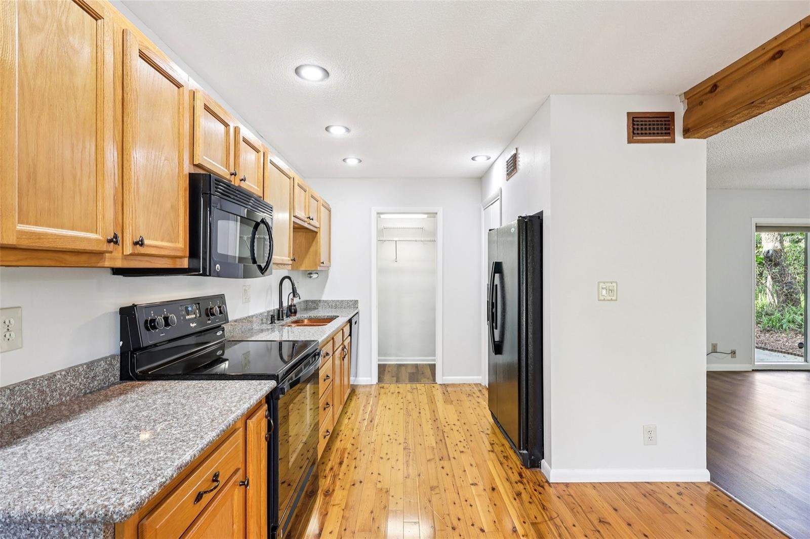 CROWN OAKS - Residential